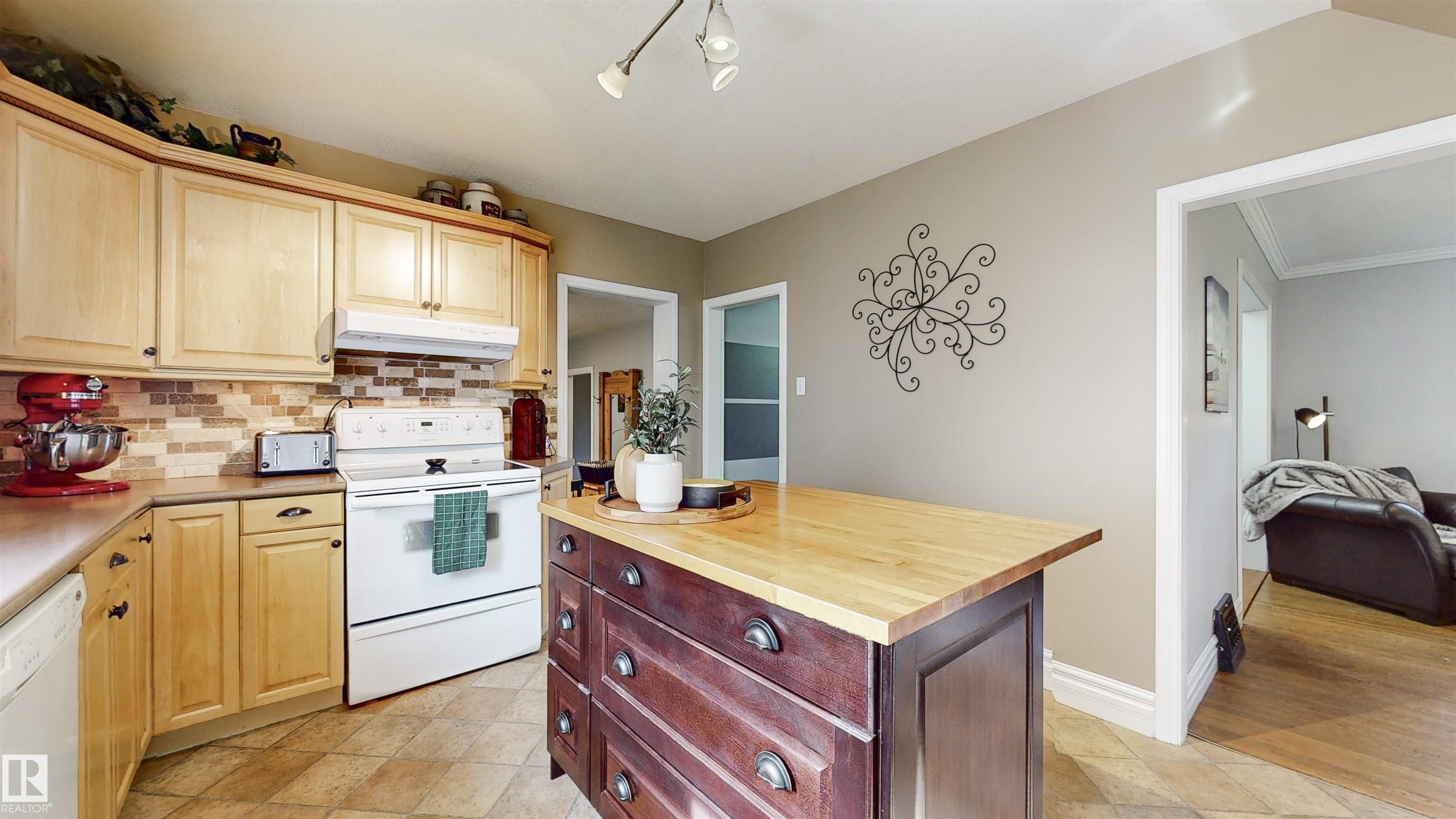 Photo 7 at 53506 Rge Rd 271, None, Rural Parkland County