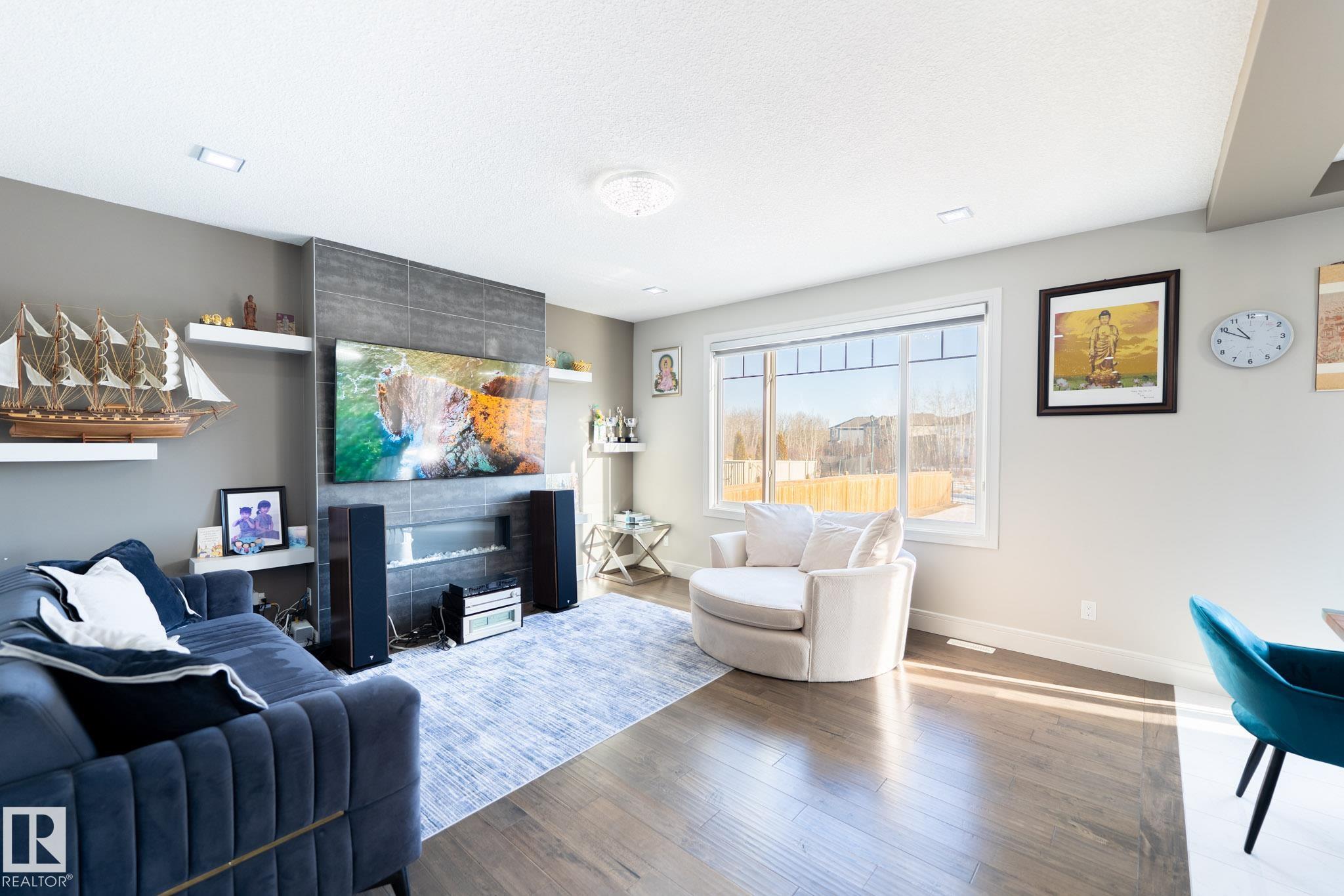 Photo 11 at 3623 8 Street NW, Maple Crest, Edmonton