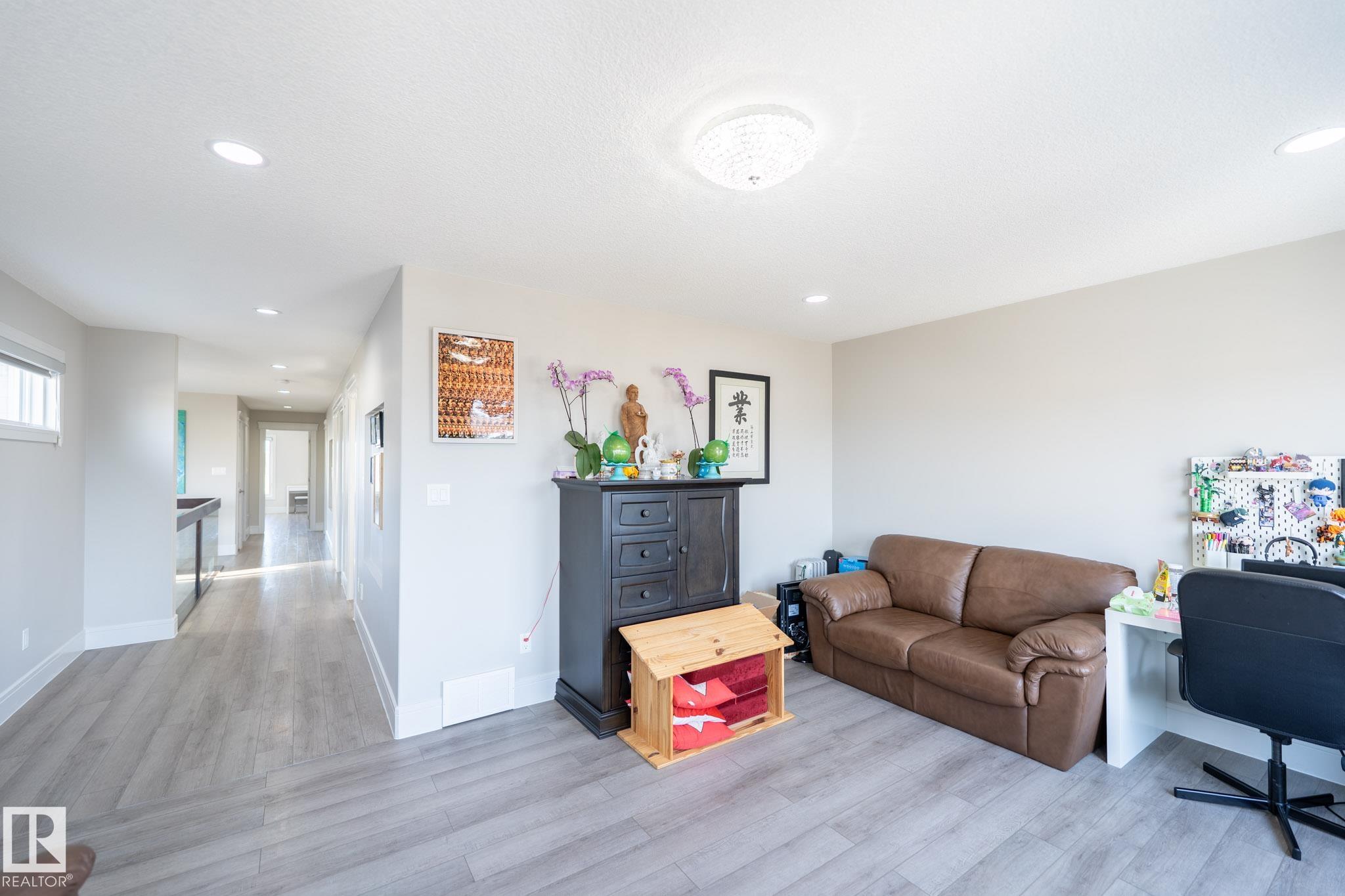 Photo 35 at 3623 8 Street NW, Maple Crest, Edmonton