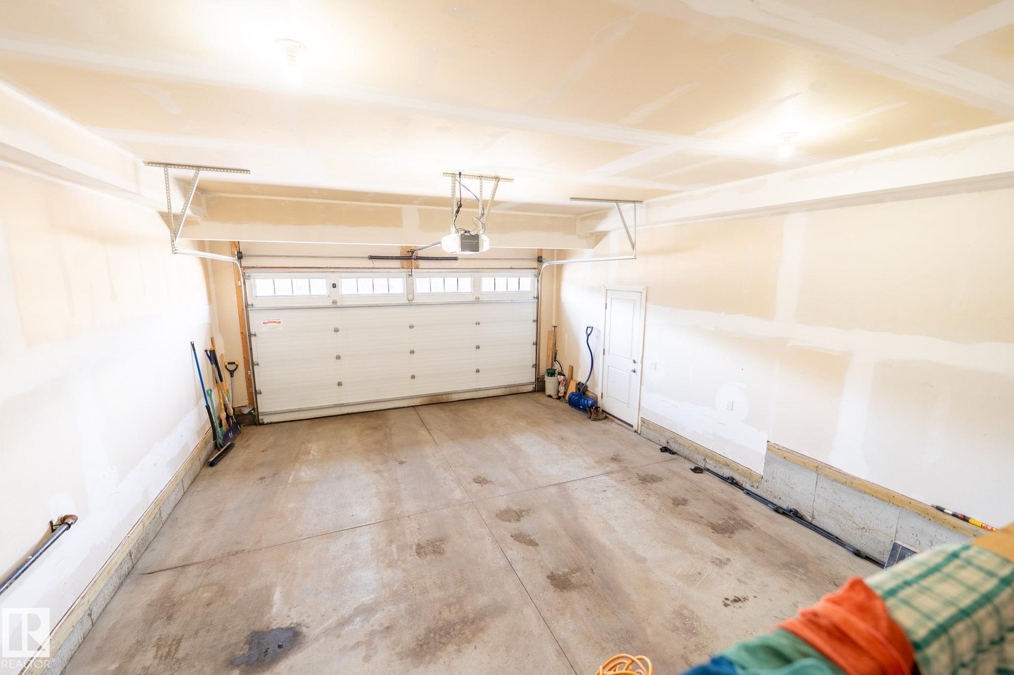 Photo 36 at 3623 8 Street NW, Maple Crest, Edmonton