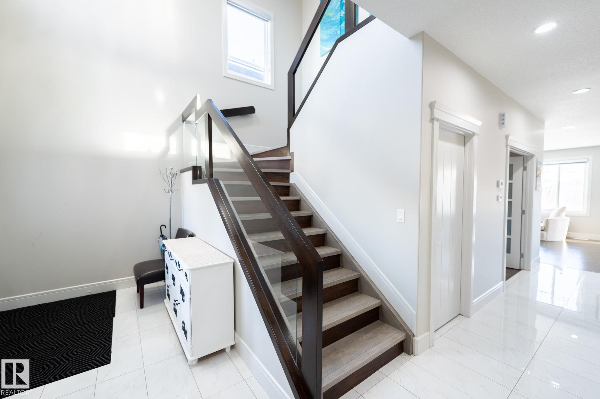 3623 8 Street NW, Maple Crest, Edmonton