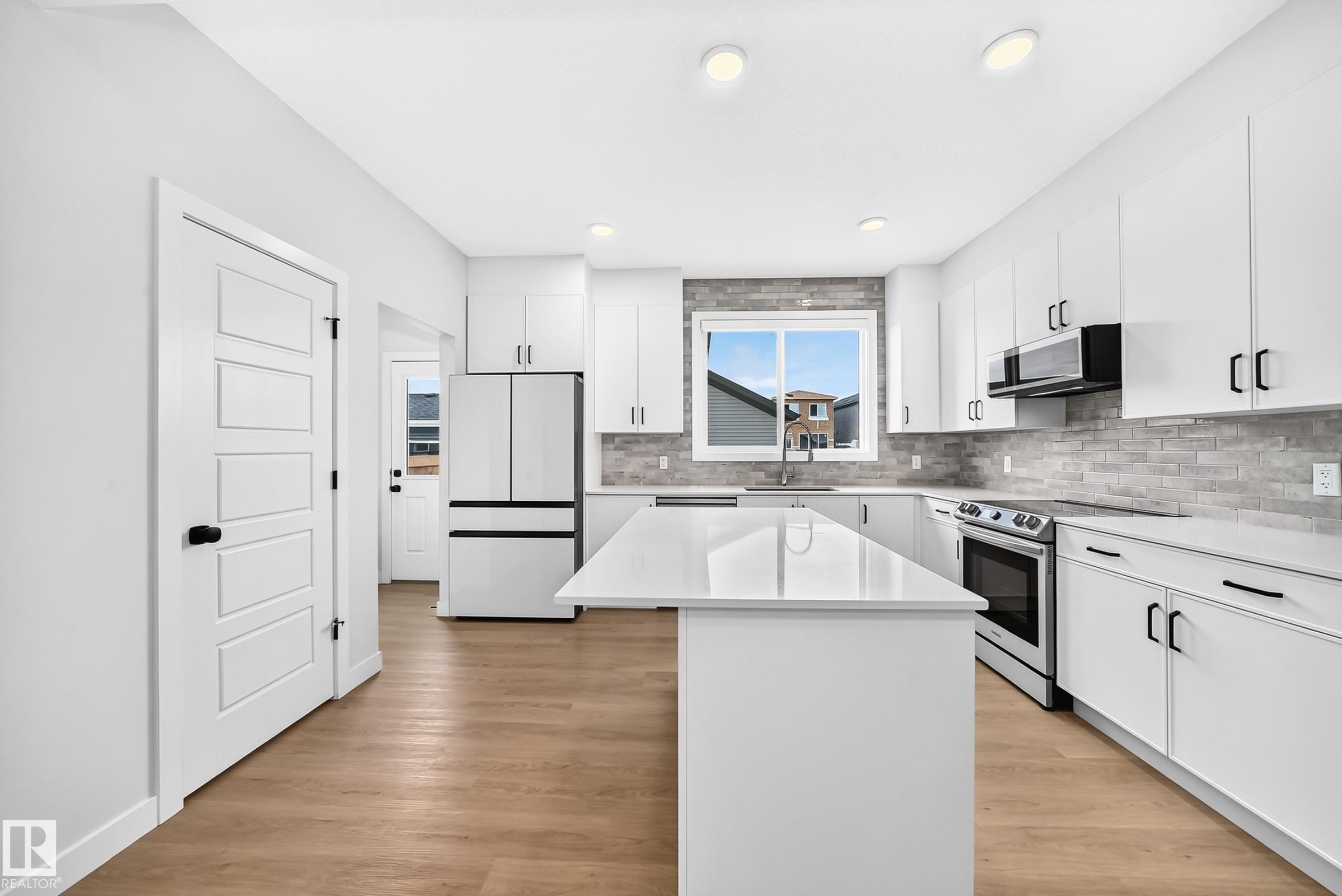 https://zimg.paragon.ice.com/ParagonImages/Property/PM/RAE/225386237/10/0/0/fbf7ac5be237bc2f6d1b41f2f740a585/1/cdf1233d1fd6a77a37ec516fa3bcc666/225386237-b9049315-201e-4826-b3ef-0a9a5bc989b9.JPG