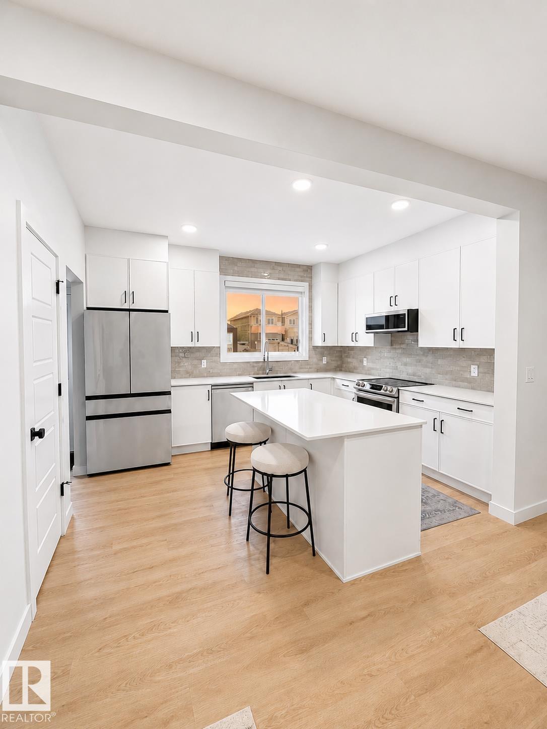 https://zimg.paragon.ice.com/ParagonImages/Property/PM/RAE/225386237/11/0/0/2b684af36e1c0459b0738c47795539d4/1/cdf1233d1fd6a77a37ec516fa3bcc666/225386237-e8976183-9a06-400e-936e-ffc12653a200.JPG