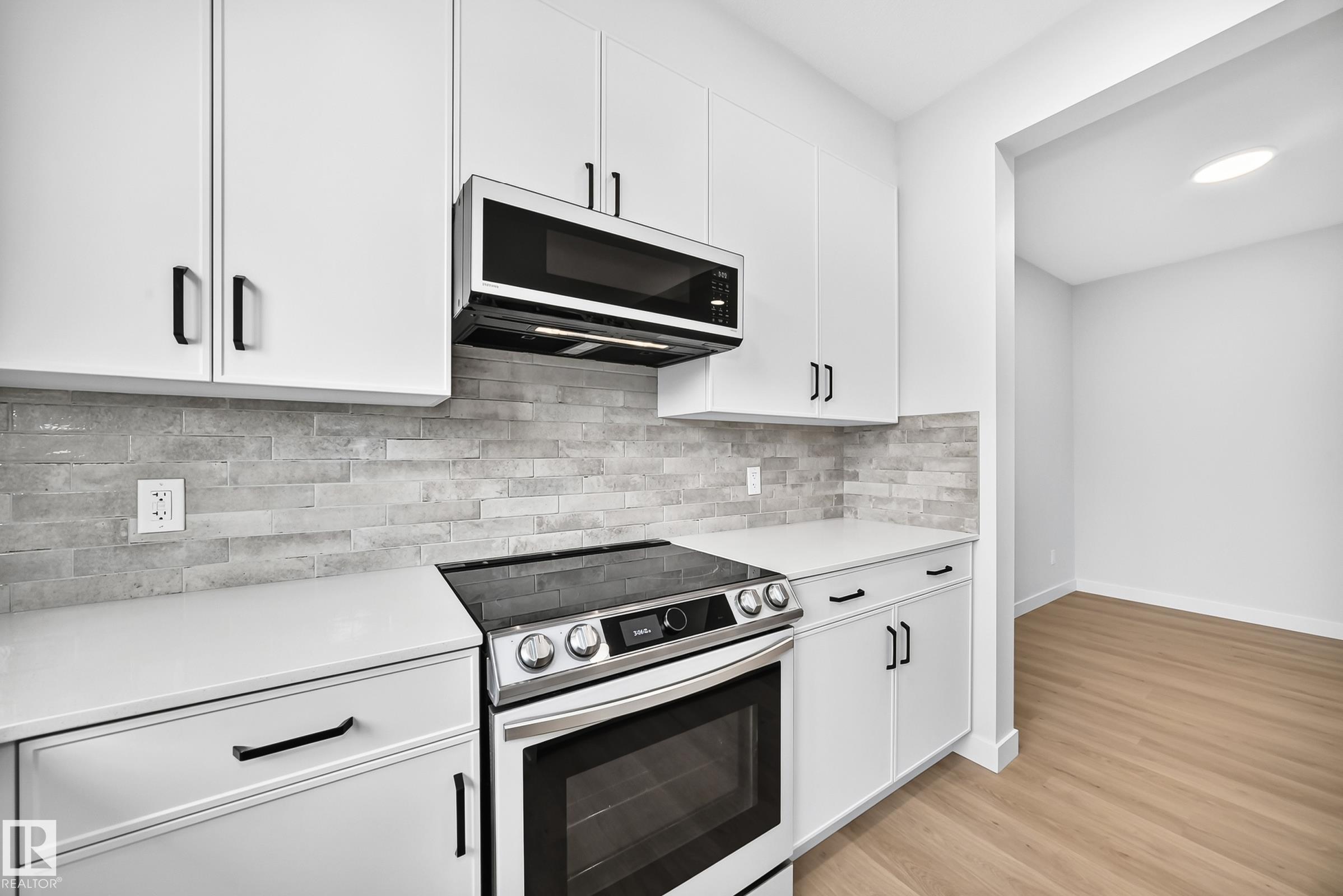 https://zimg.paragon.ice.com/ParagonImages/Property/PM/RAE/225386237/12/0/0/6befea5d84f337dec1c4b61308fee17a/1/cdf1233d1fd6a77a37ec516fa3bcc666/225386237-7e16a8b5-9082-4a7c-b994-96f9f1882846.JPG