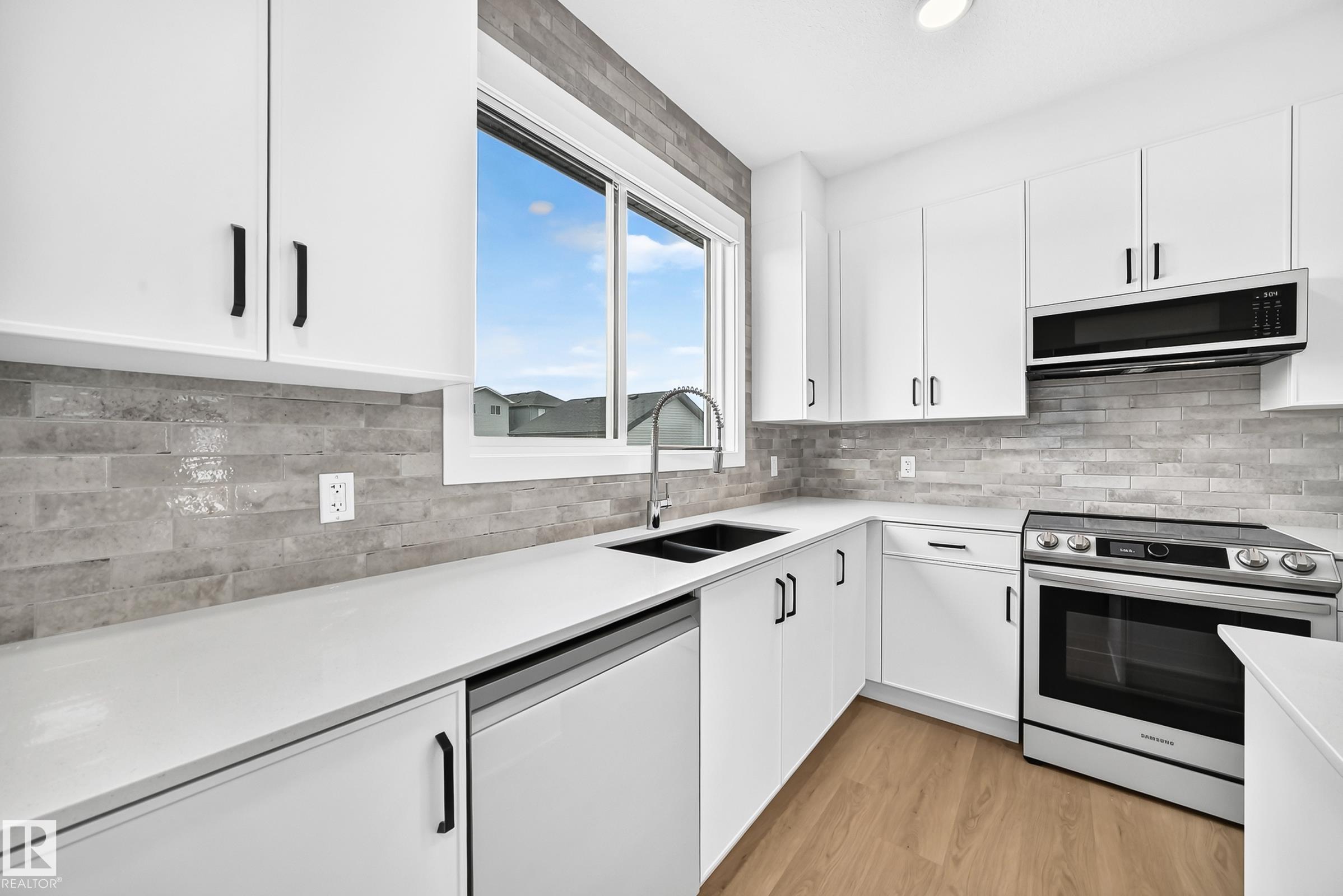 https://zimg.paragon.ice.com/ParagonImages/Property/PM/RAE/225386237/14/0/0/6b4f8d0fa33e19956b642ef616faaef5/1/cdf1233d1fd6a77a37ec516fa3bcc666/225386237-beb2c520-c851-4181-9956-0508eae43884.JPG
