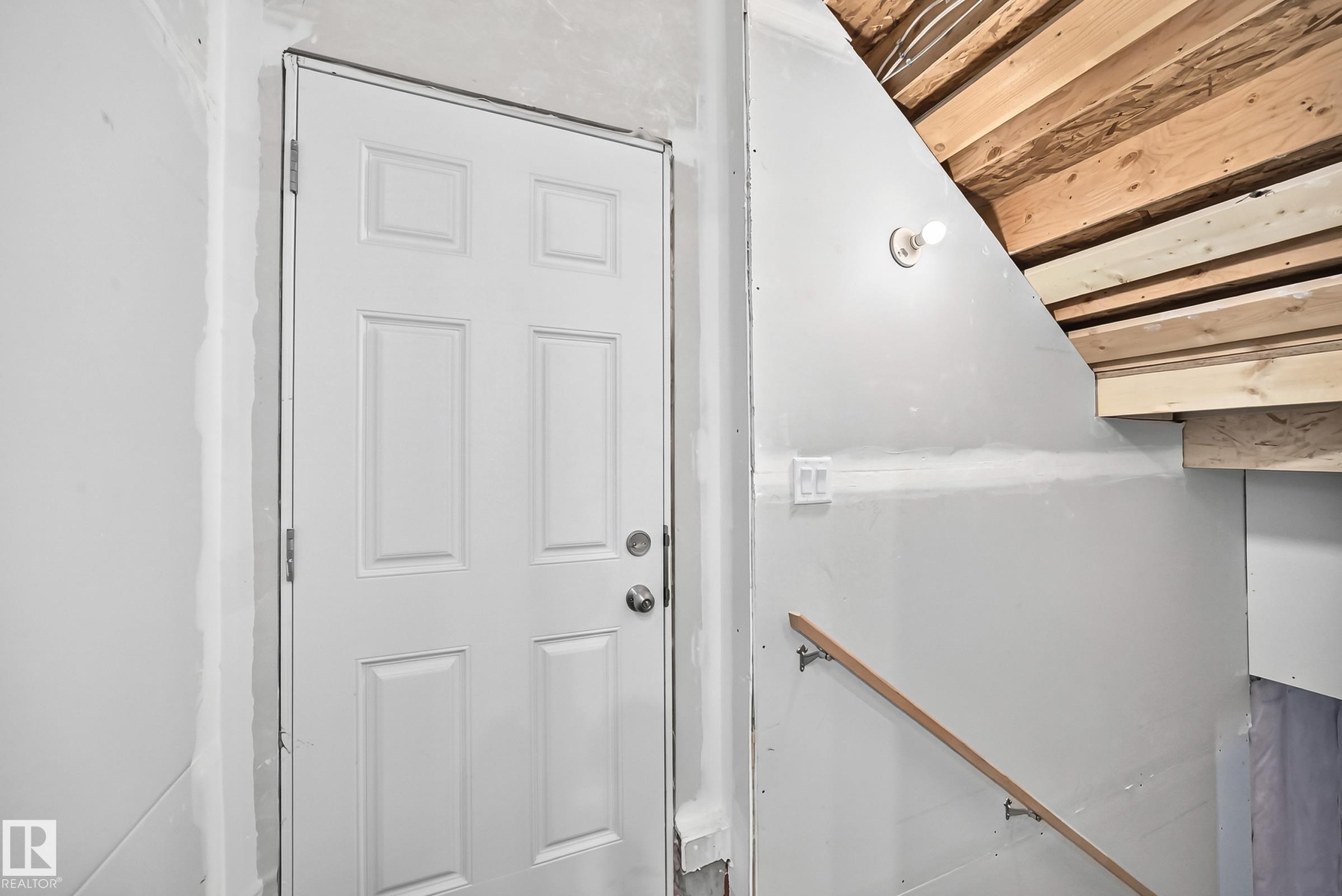 https://zimg.paragon.ice.com/ParagonImages/Property/PM/RAE/225386237/32/0/0/0897d5e42237bd89e6c468a60a2623f5/1/cdf1233d1fd6a77a37ec516fa3bcc666/225386237-8a79b1b5-d049-4aab-a887-806e5122a776.JPG