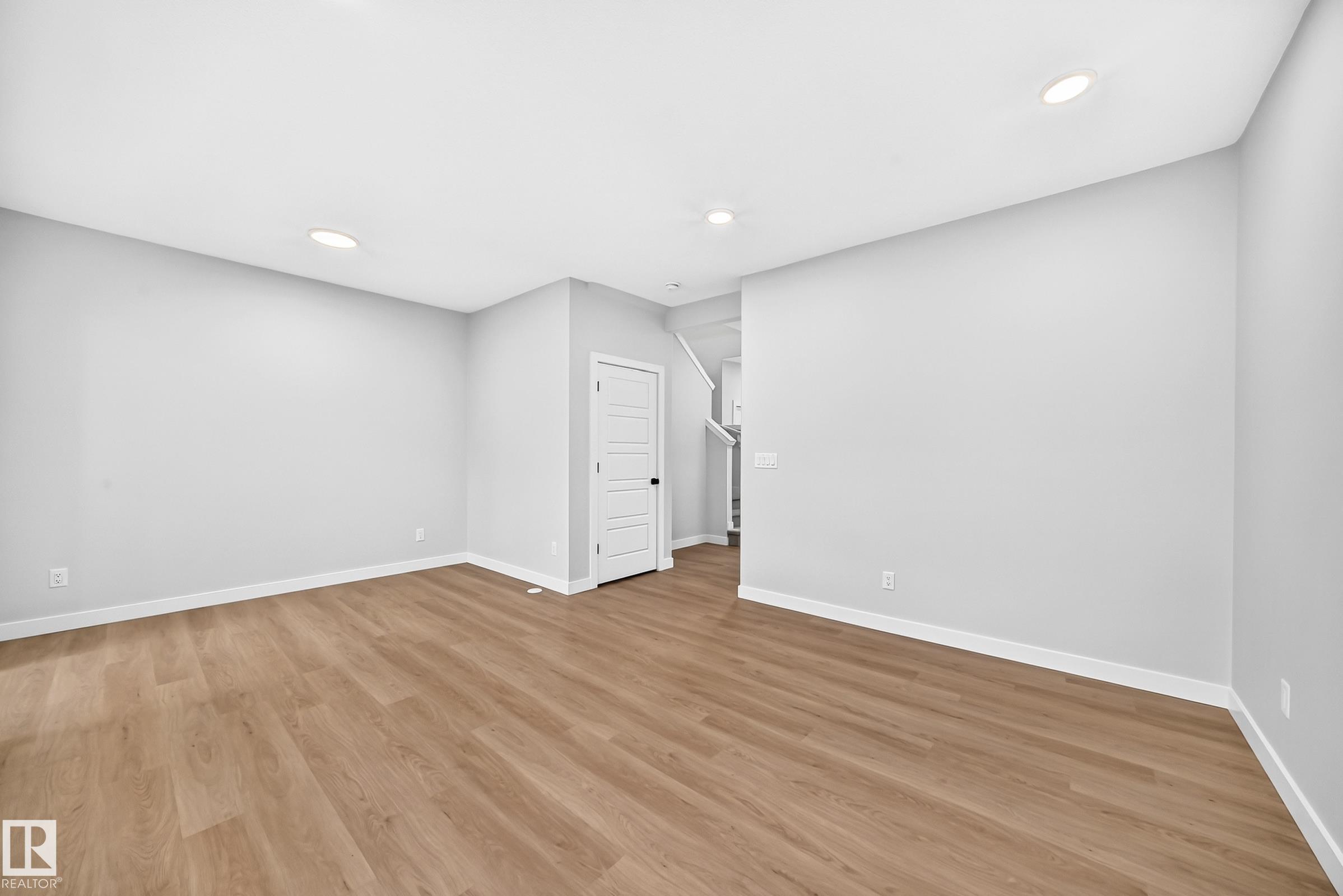 https://zimg.paragon.ice.com/ParagonImages/Property/PM/RAE/225386237/7/0/0/8c5648d7c5048686469c43bd7bf9f363/1/cdf1233d1fd6a77a37ec516fa3bcc666/225386237-1c487436-e6fd-4d13-a342-a2819c4f5bc1.JPG