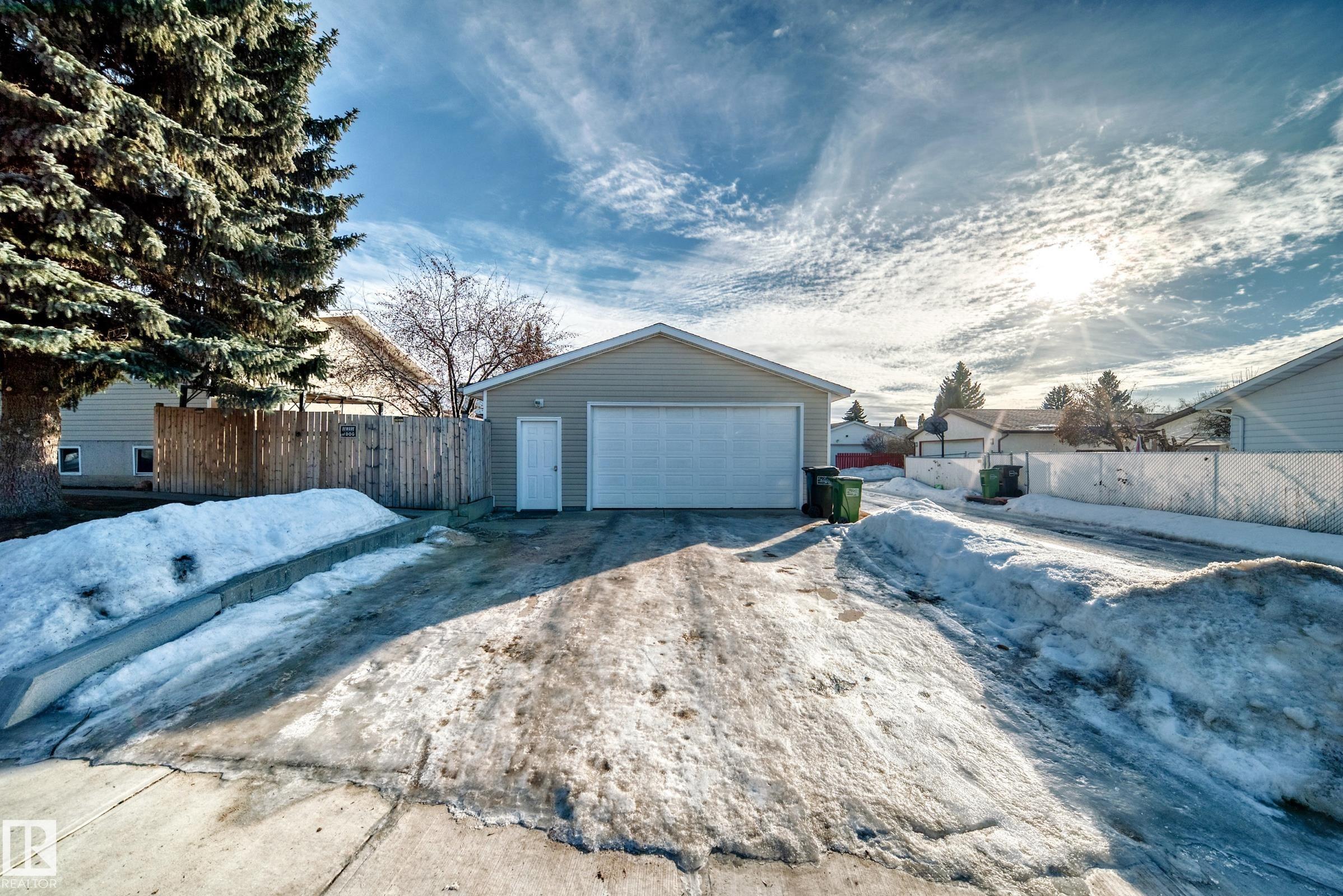 Photo 35 at 6111 18 Avenue NW, Meyokumin, Edmonton