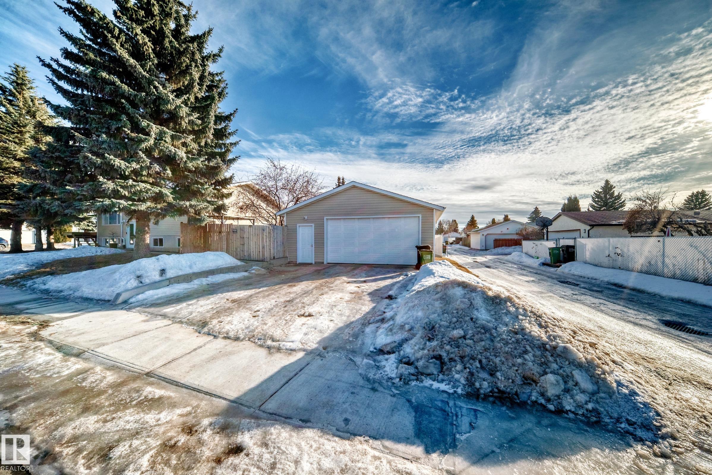 Photo 36 at 6111 18 Avenue NW, Meyokumin, Edmonton