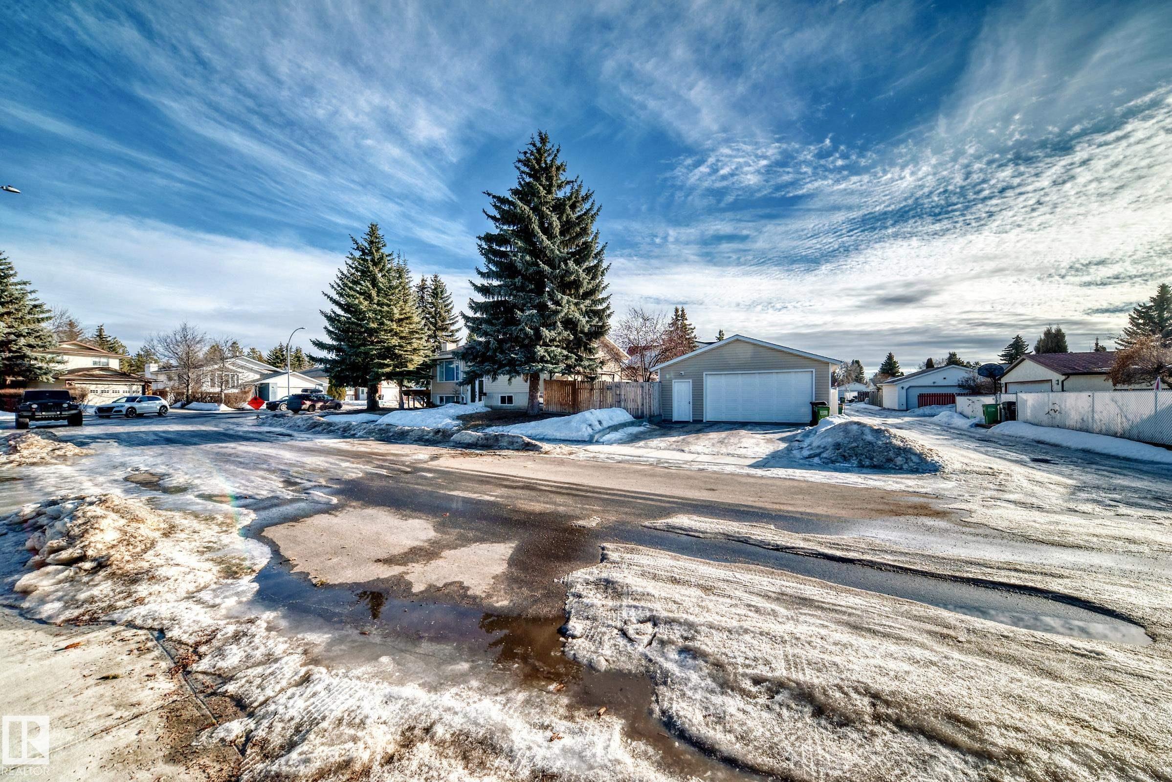 Photo 37 at 6111 18 Avenue NW, Meyokumin, Edmonton