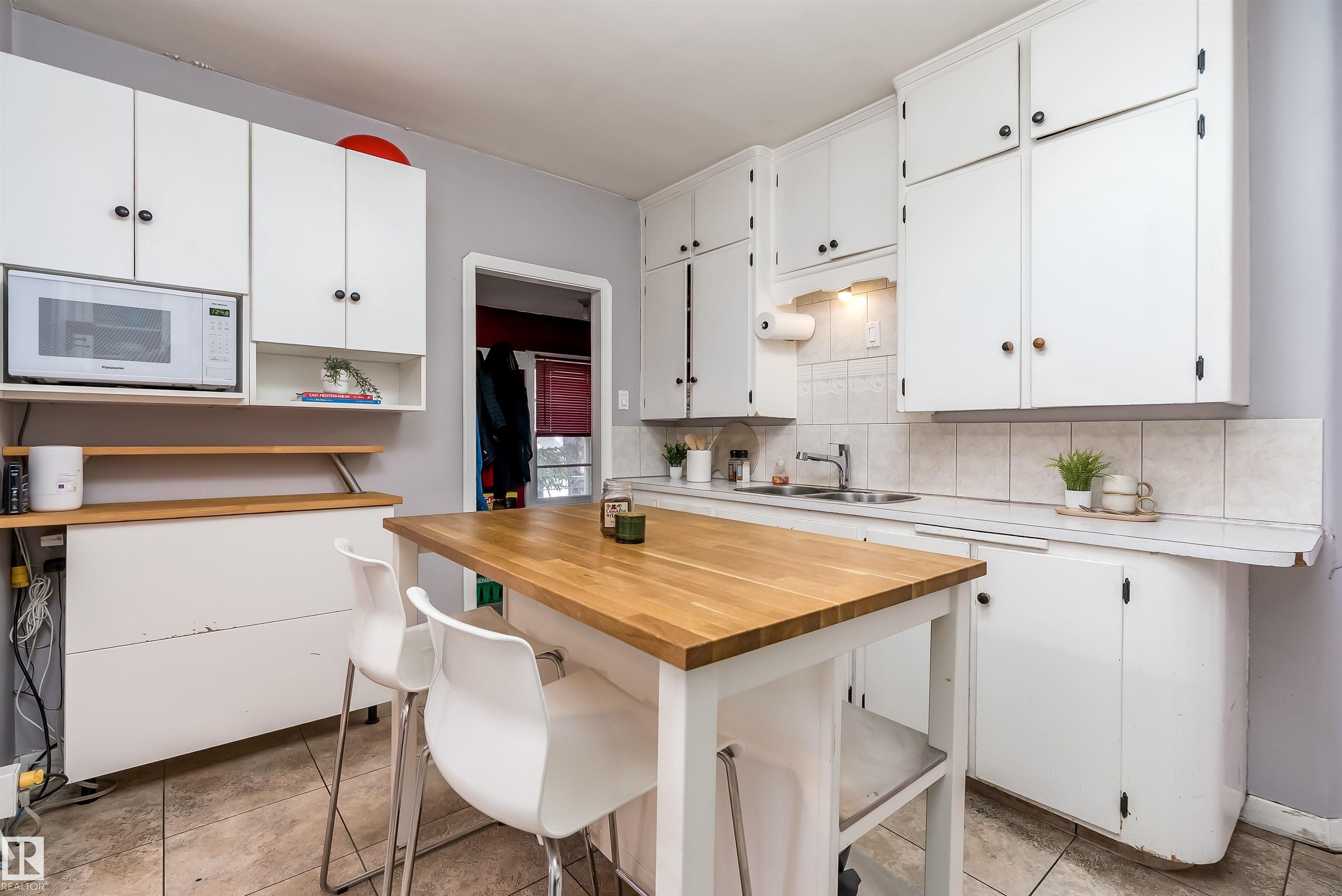 Photo 9 at 4426 53 Avenue, North Telford, Leduc