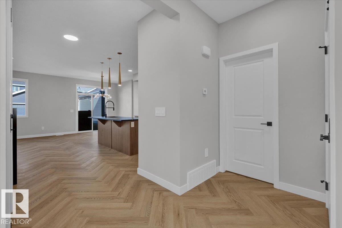 8290 Kiriak Loop SW, Keswick, Edmonton