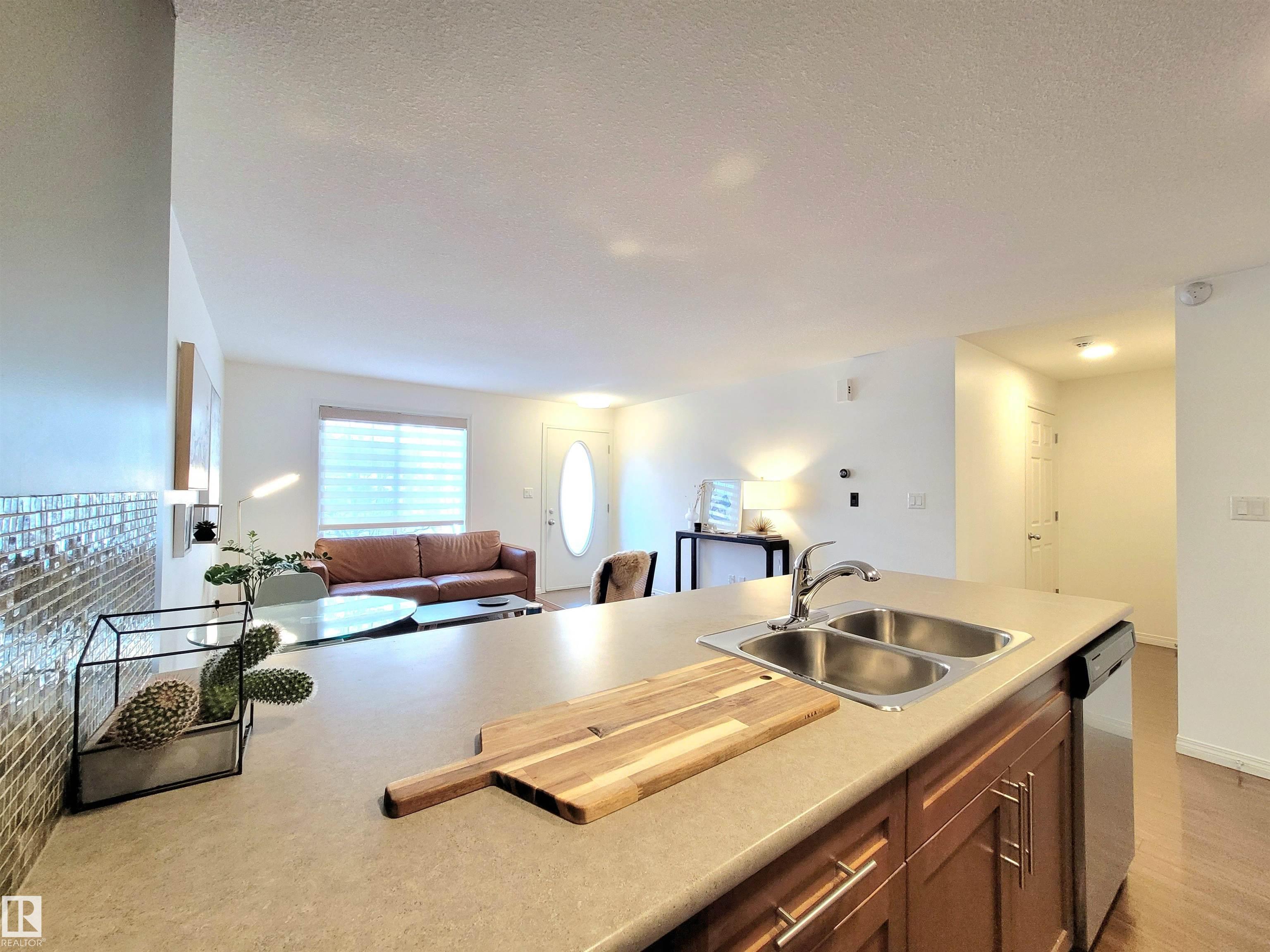https://zimg.paragon.ice.com/ParagonImages/Property/PM/RAE/225386272/17/0/0/63f3a646a46f490bbc5aae478370fece/1/0904ec114ef3450b04648501c438a141/225386272-bf4b2f7d-751c-4989-915d-cb4de0336199.JPG