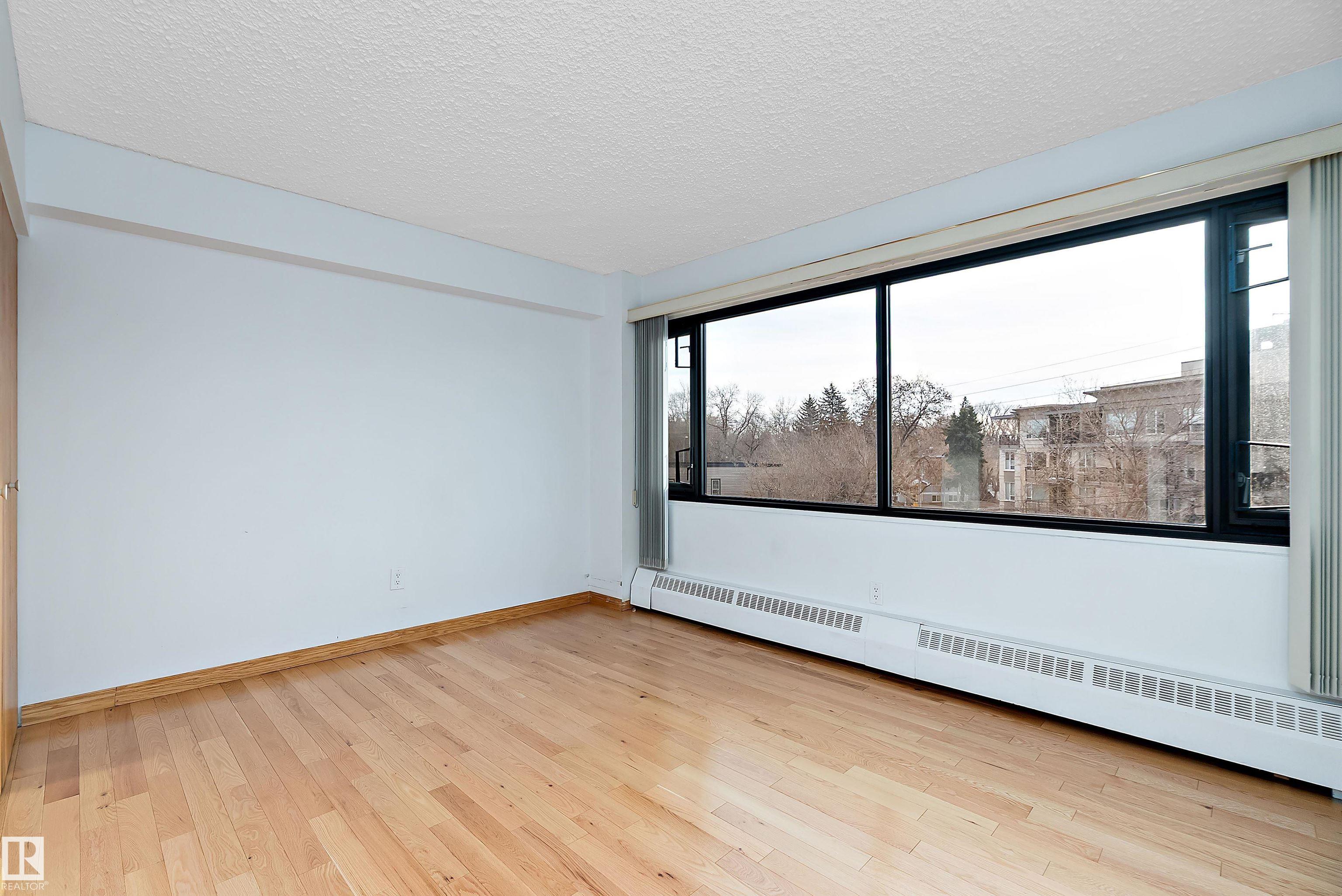 https://zimg.paragon.ice.com/ParagonImages/Property/PM/RAE/225386282/14/0/0/4892f7ee55417e3c8af580f11678b27f/1/d388c69825599d78d8515d0af01ee2a9/225386282-0969be9b-b46c-4b66-a5c4-361e64ac2ebc.JPG