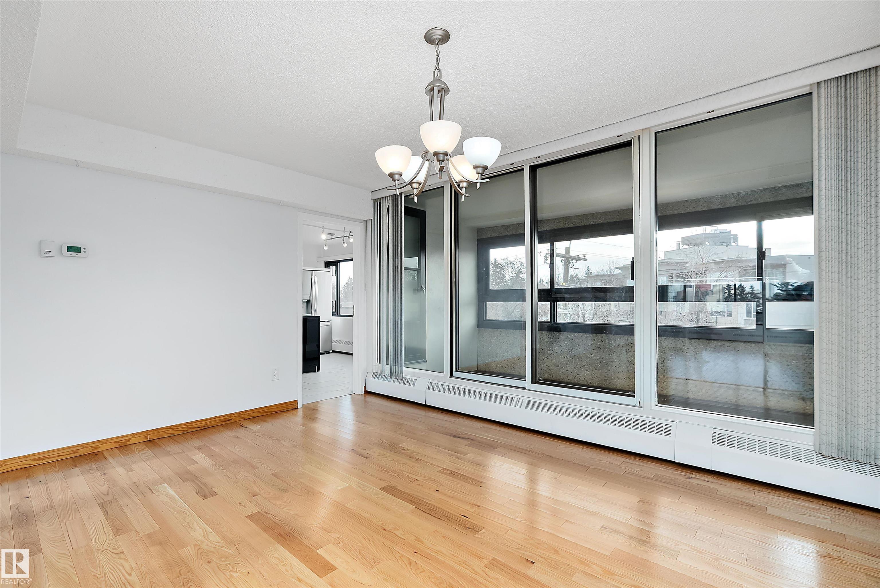 https://zimg.paragon.ice.com/ParagonImages/Property/PM/RAE/225386282/20/0/0/f0b524cfe8443e1b56d9174b368fd5ad/1/d388c69825599d78d8515d0af01ee2a9/225386282-12df93a4-6ea8-4309-8673-6a541f2f3001.JPG