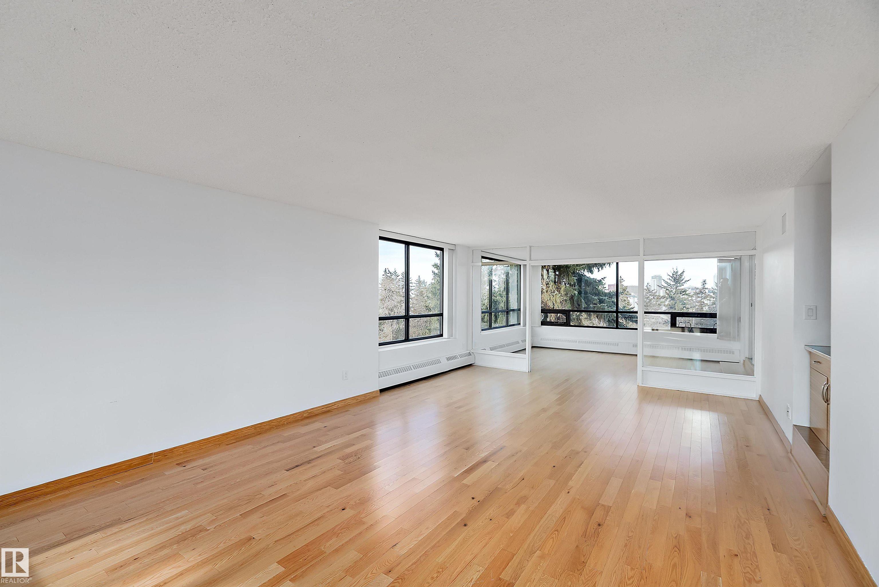 https://zimg.paragon.ice.com/ParagonImages/Property/PM/RAE/225386282/21/0/0/4de7ef55a0735185128cf2396f17a287/1/d388c69825599d78d8515d0af01ee2a9/225386282-52c4686d-7052-449f-a2fe-bfad004758fb.JPG