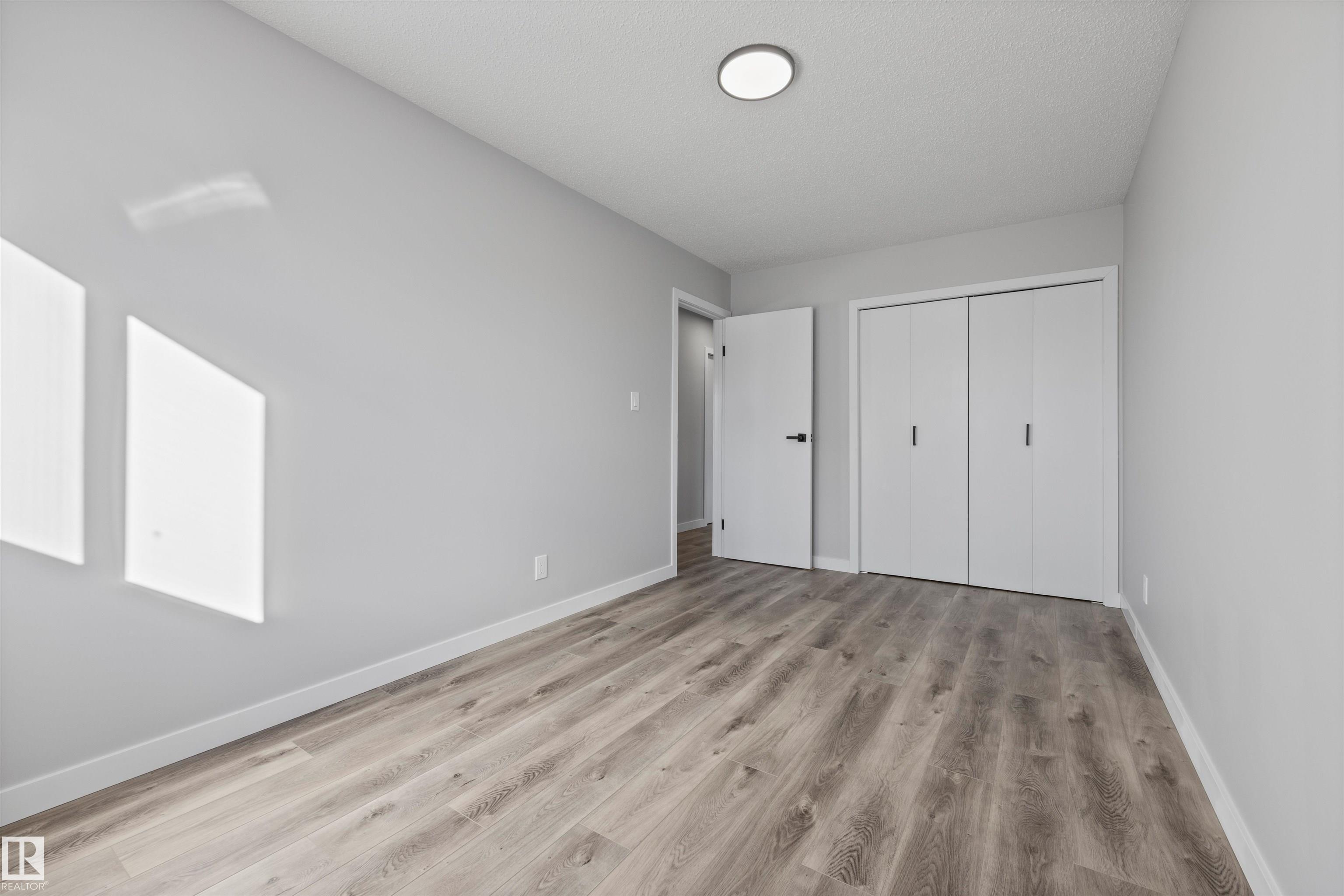 Photo 17 at 16924 95 Street NW, Lago Lindo, Edmonton