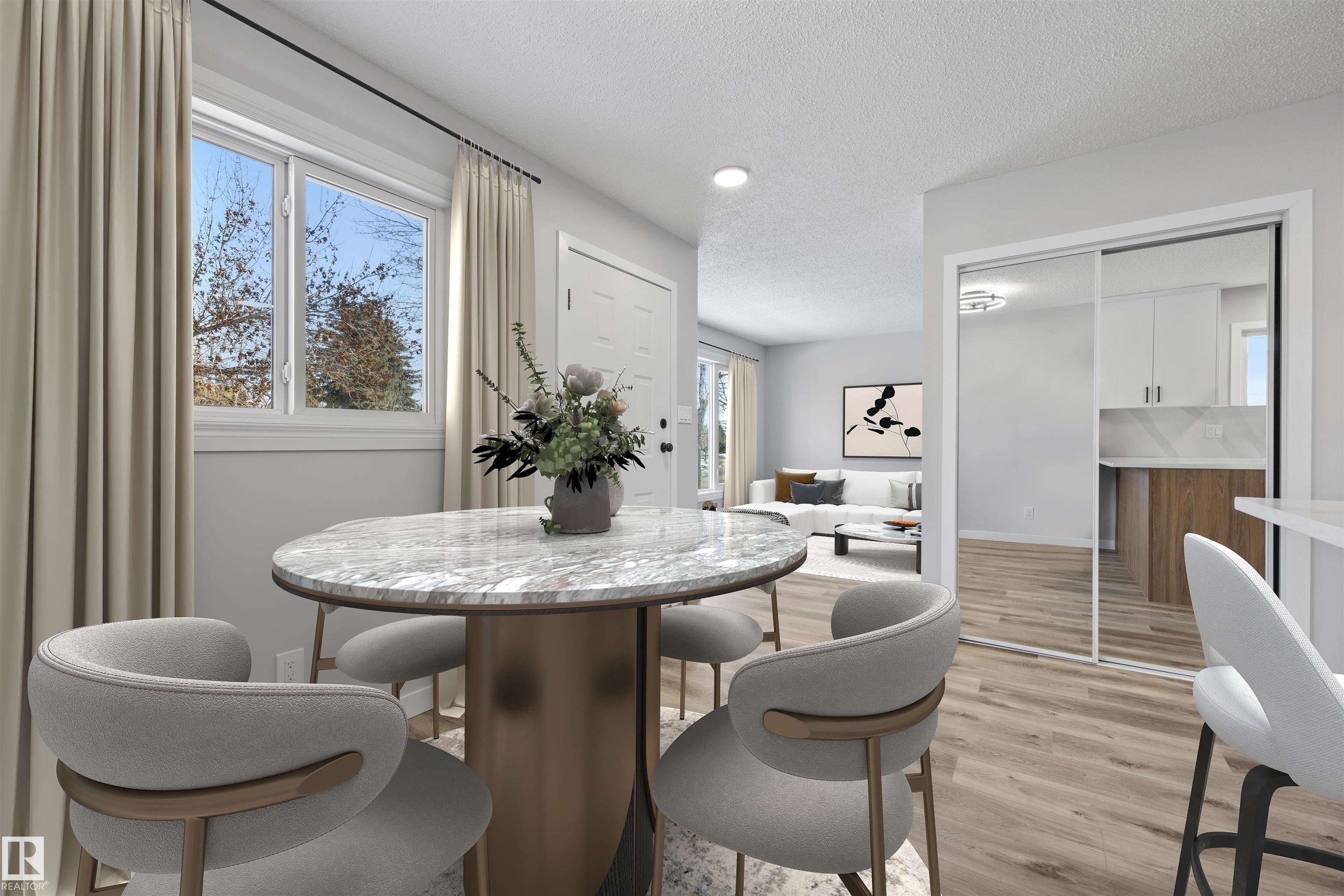 Photo 3 at 16924 95 Street NW, Lago Lindo, Edmonton