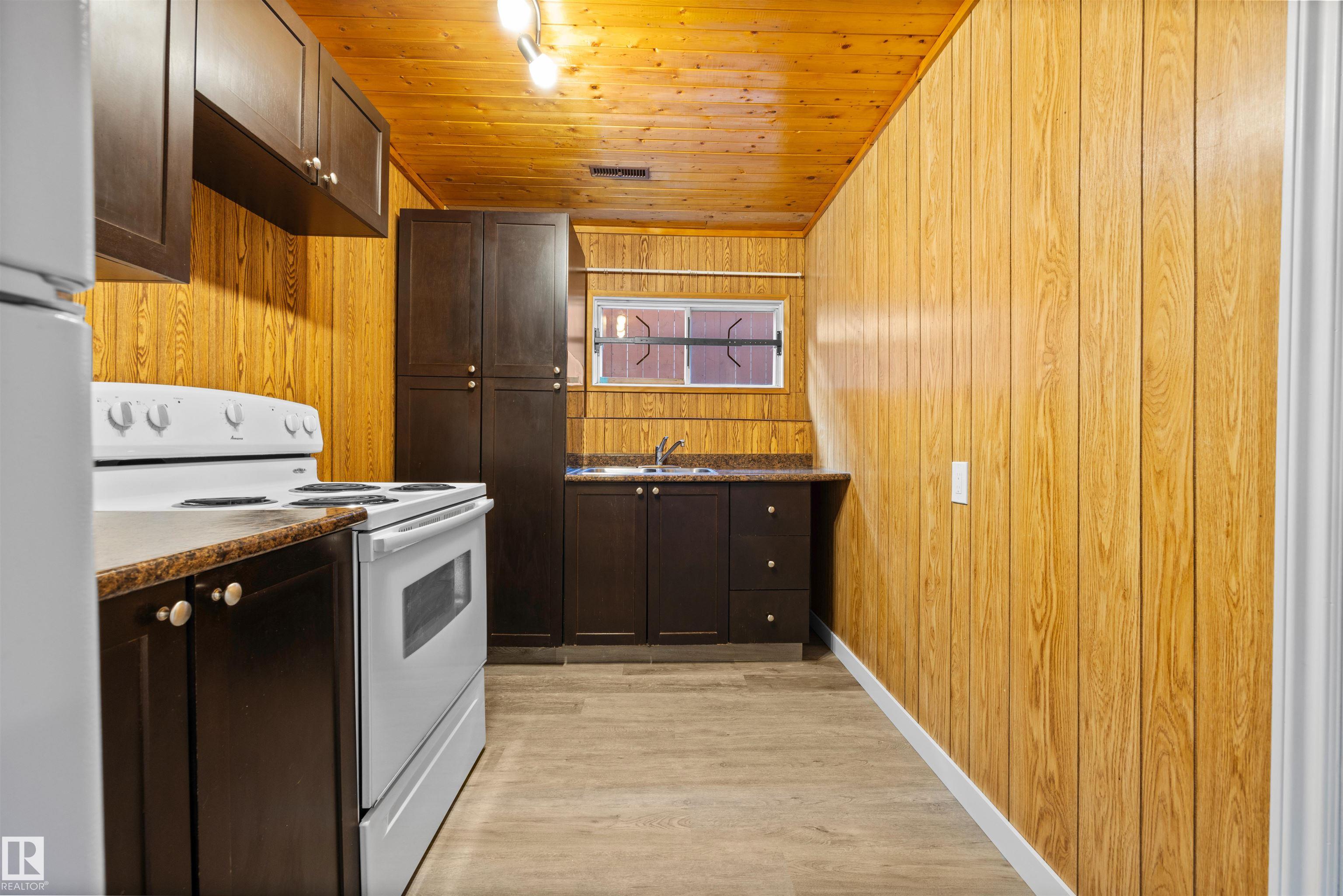 Photo 24 at 16924 95 Street NW, Lago Lindo, Edmonton