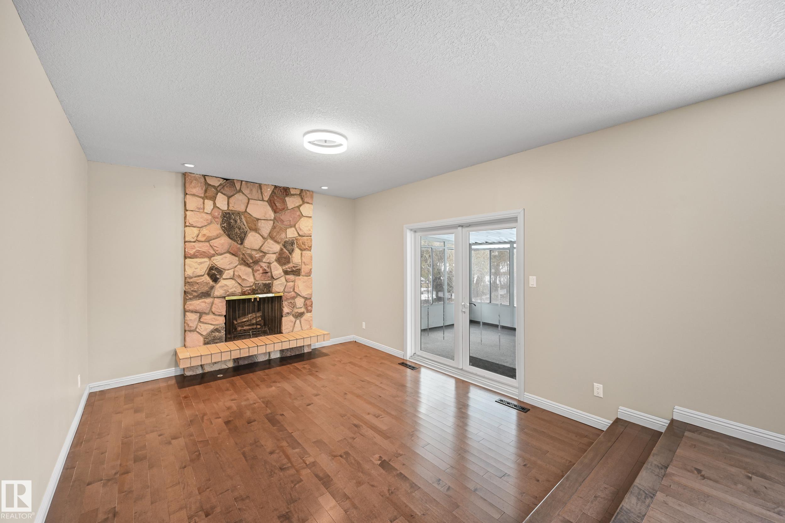 Photo 13 at 2 Westbrook Drive NW, Westbrook Estate, Edmonton