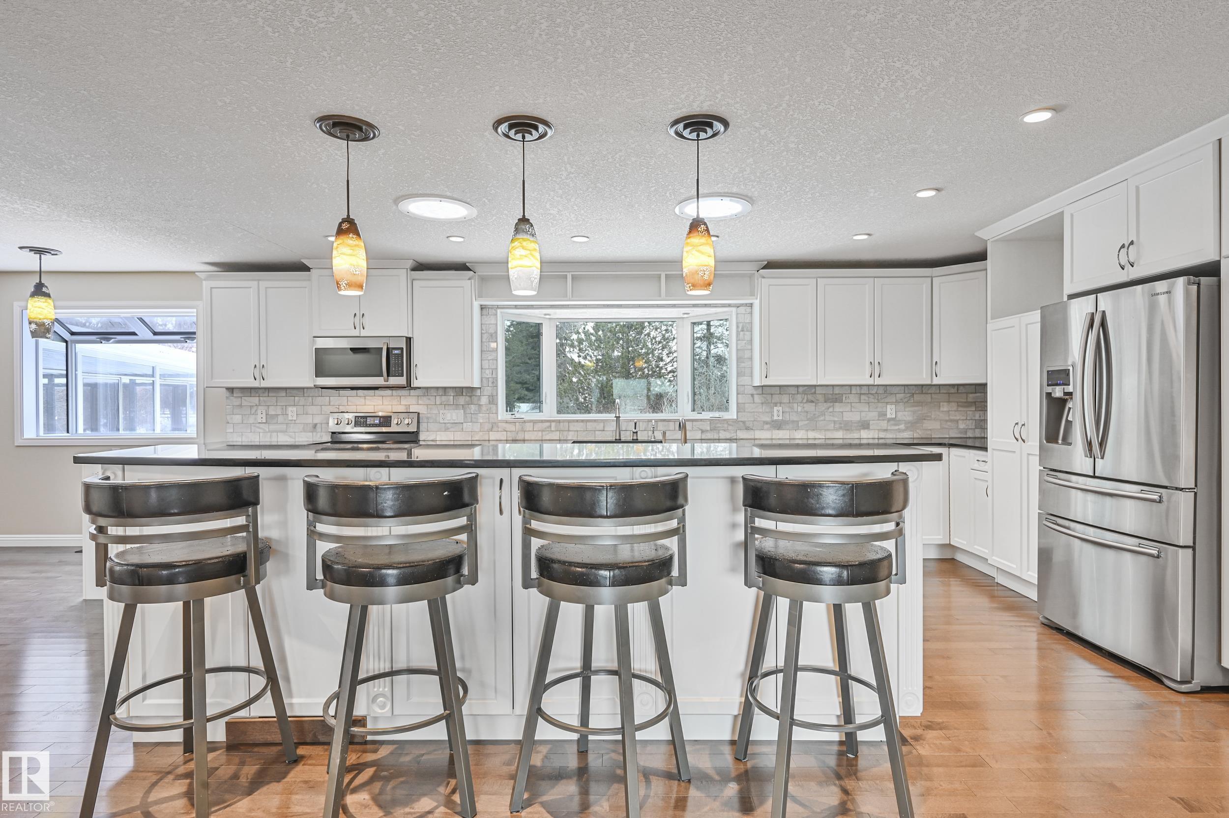 Photo 7 at 2 Westbrook Drive NW, Westbrook Estate, Edmonton