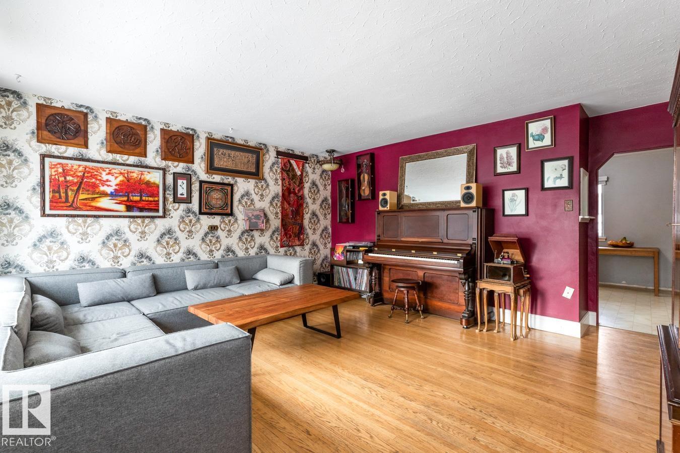 Photo 3 at 7708 78 Avenue NW, King Edward Park, Edmonton