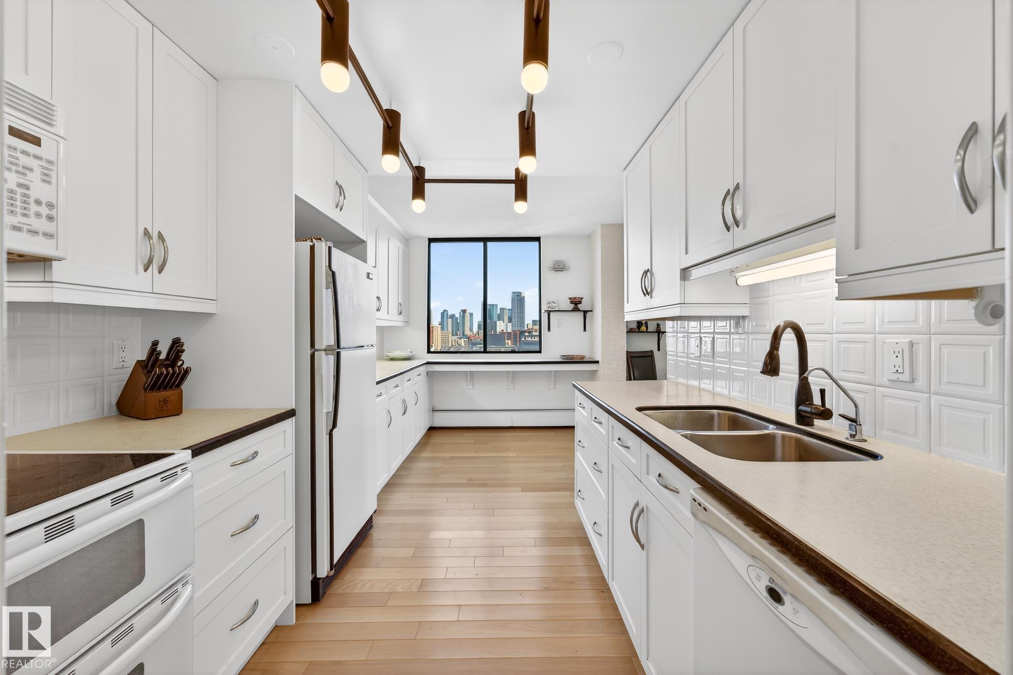 Photo 7 at 1502 - 10160 115 Street NW, Wîhkwêntôwin, Edmonton