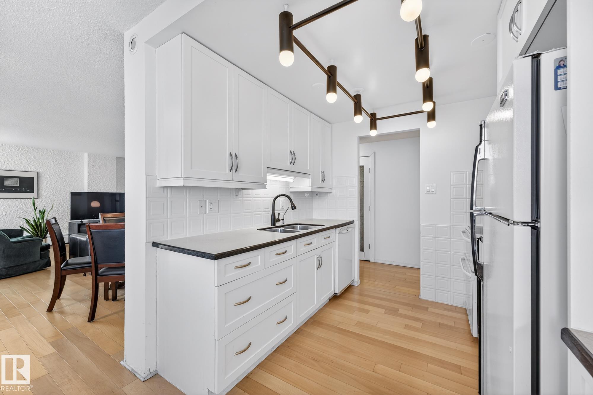 Photo 9 at 1502 - 10160 115 Street NW, Wîhkwêntôwin, Edmonton