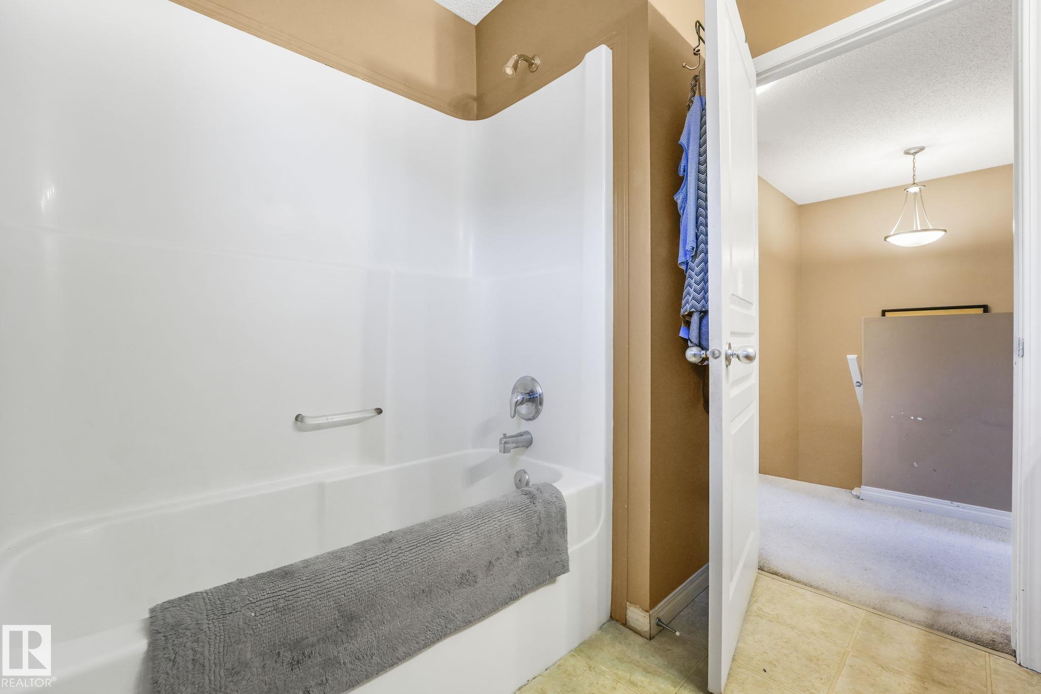 Photo 14 at 3993 Mcmullen Green green SW, Macewan, Edmonton