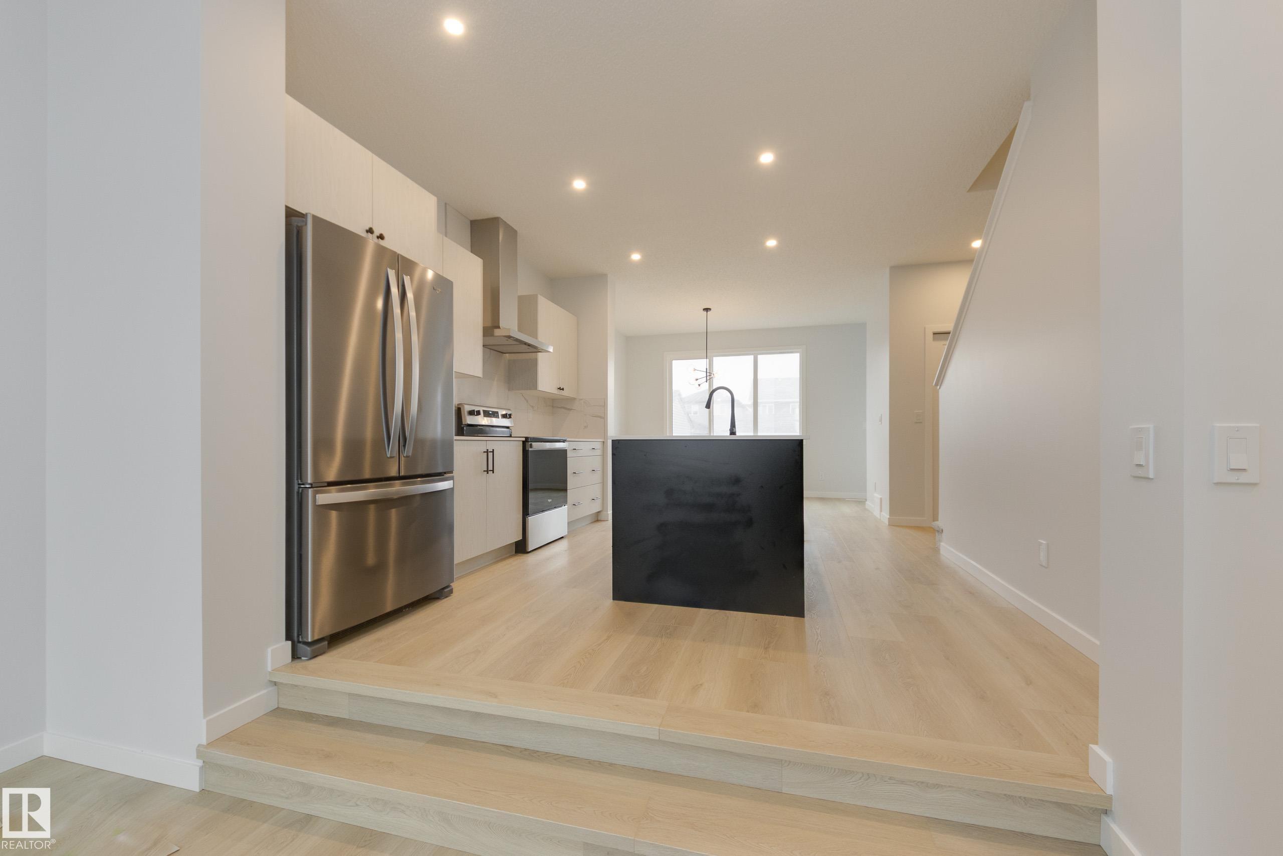 Picture for 21111 25 AV NW