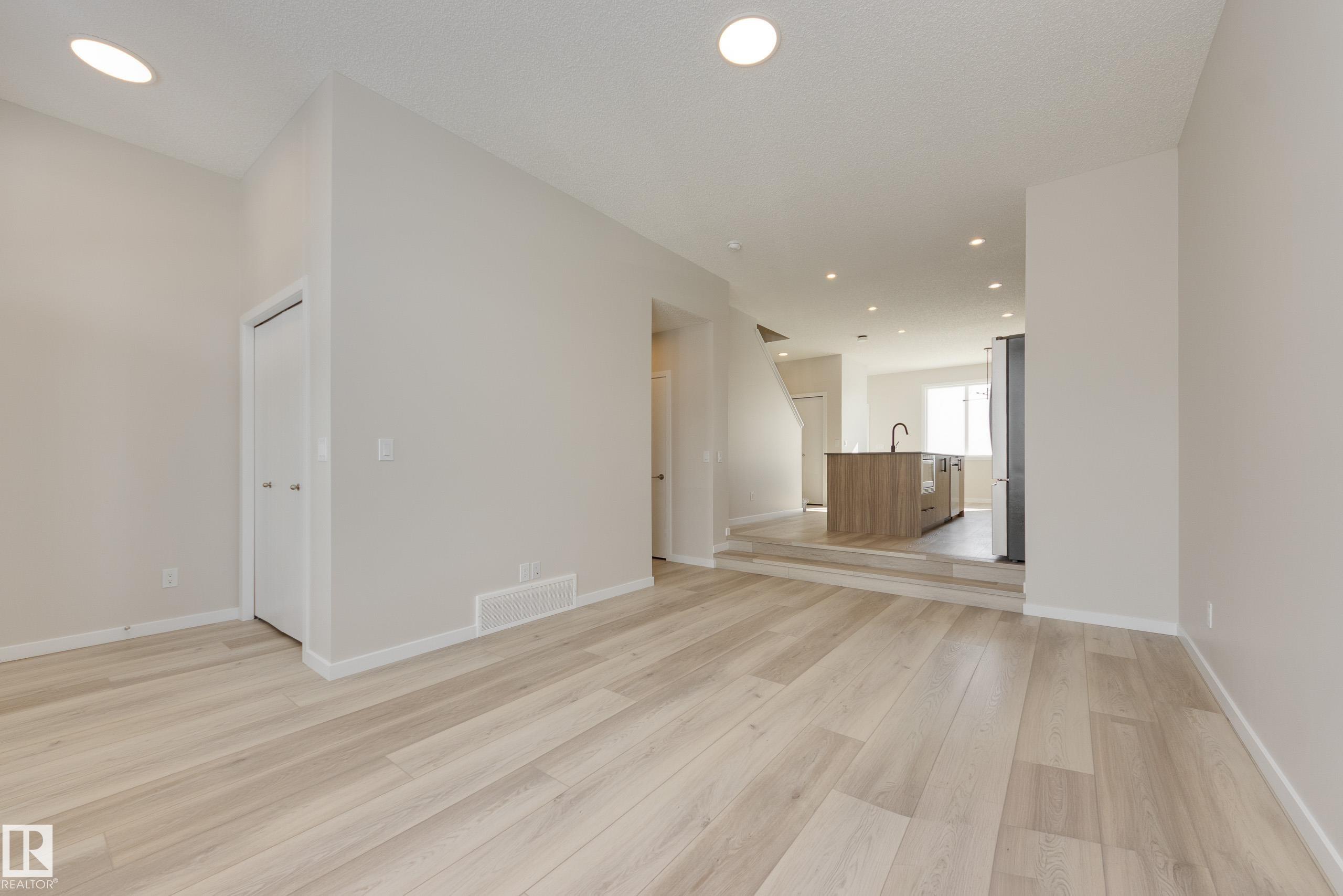 Picture for 21111 25 AV NW