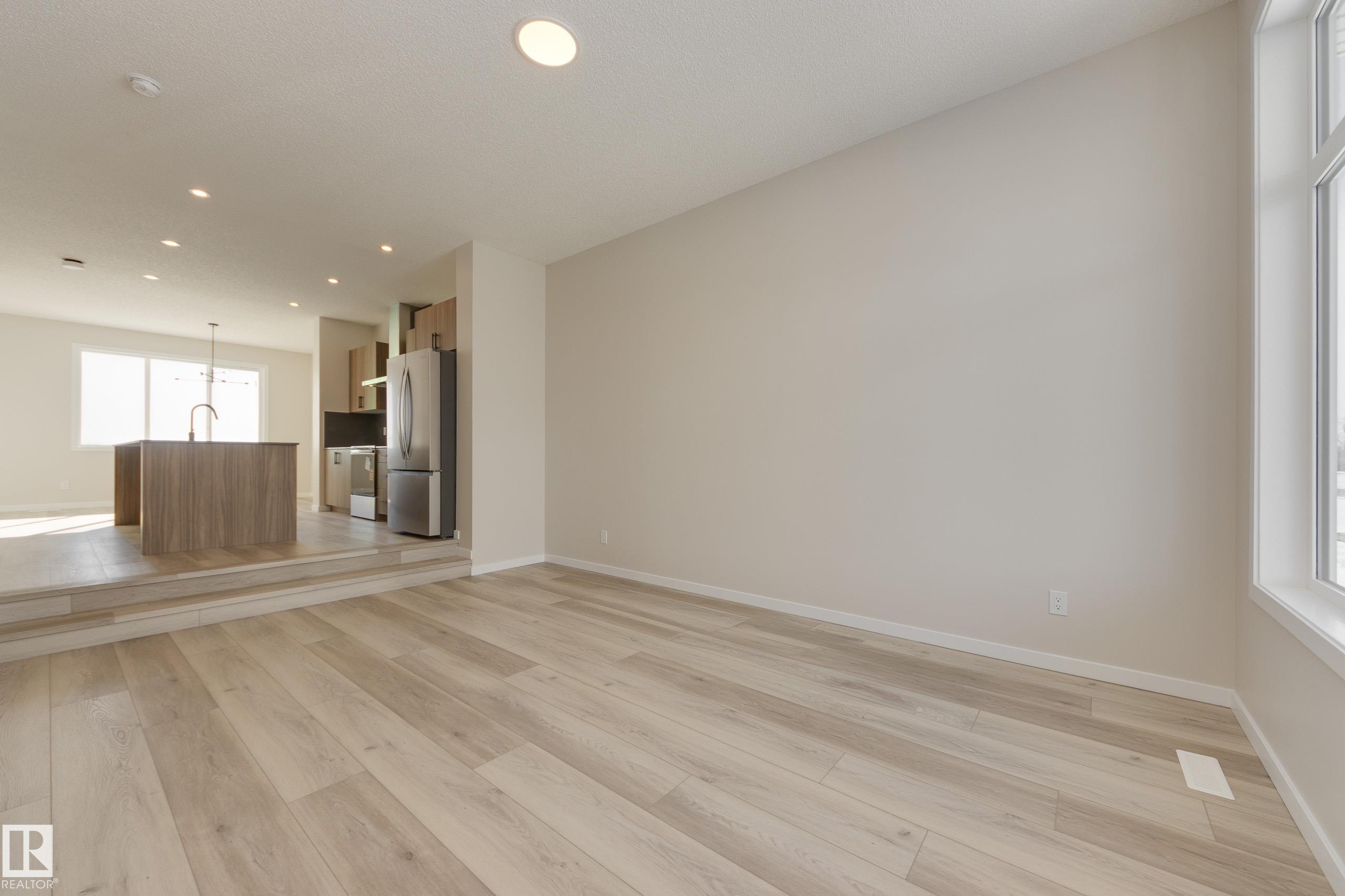 Picture for 21111 25 AV NW