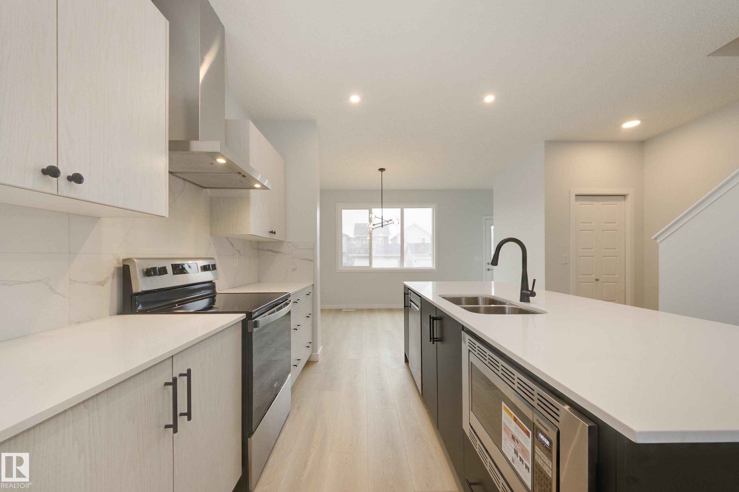 Picture for 21111 25 AV NW