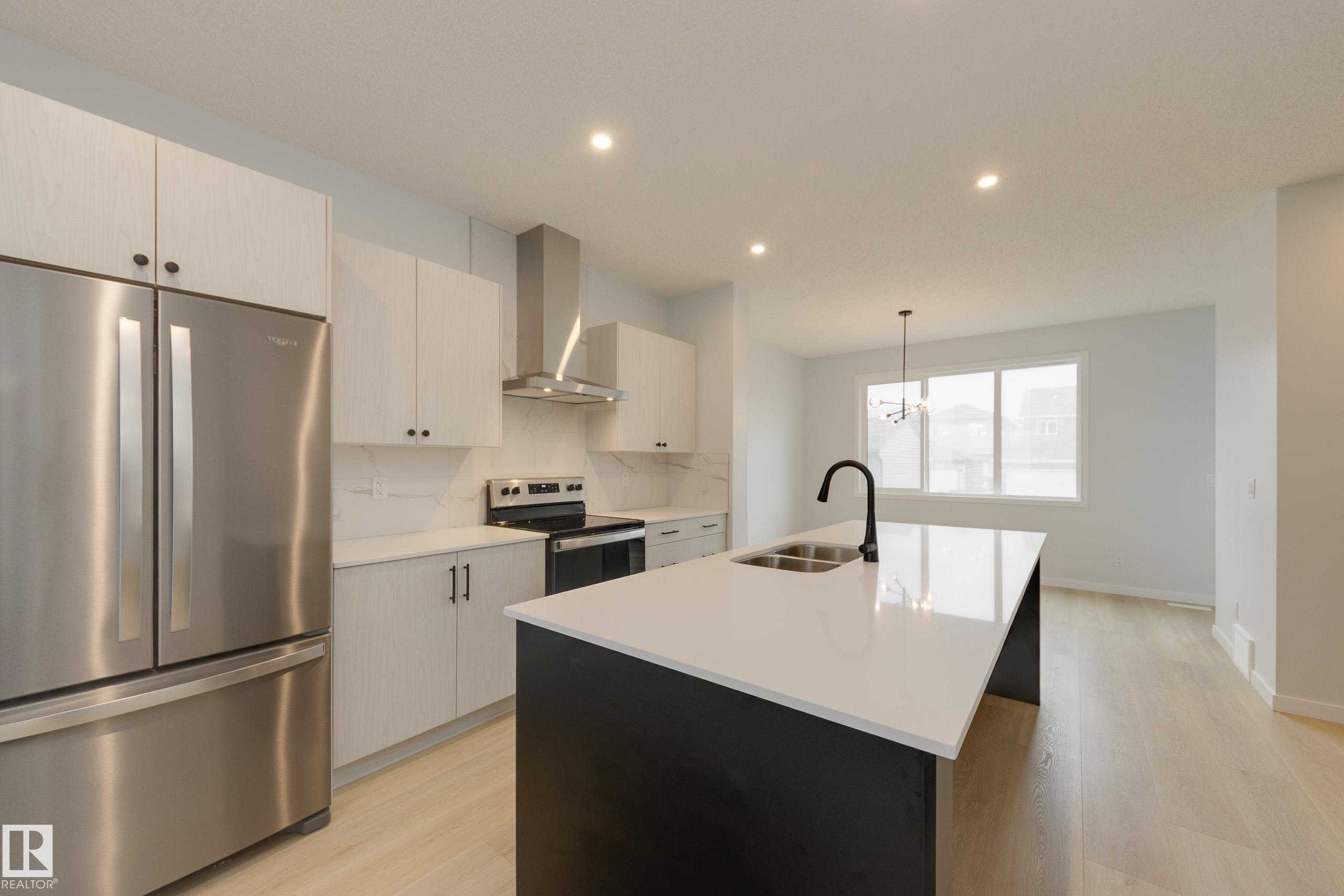 Picture for 21111 25 AV NW