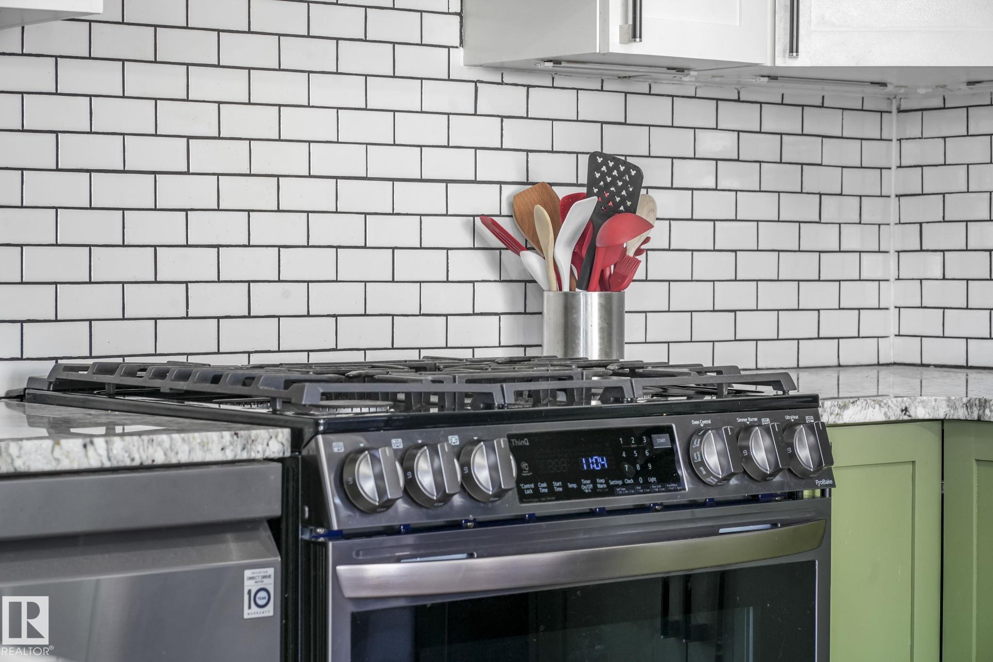 Photo 20 at 24 - 2419 133 Avenue NW, Kernohan, Edmonton