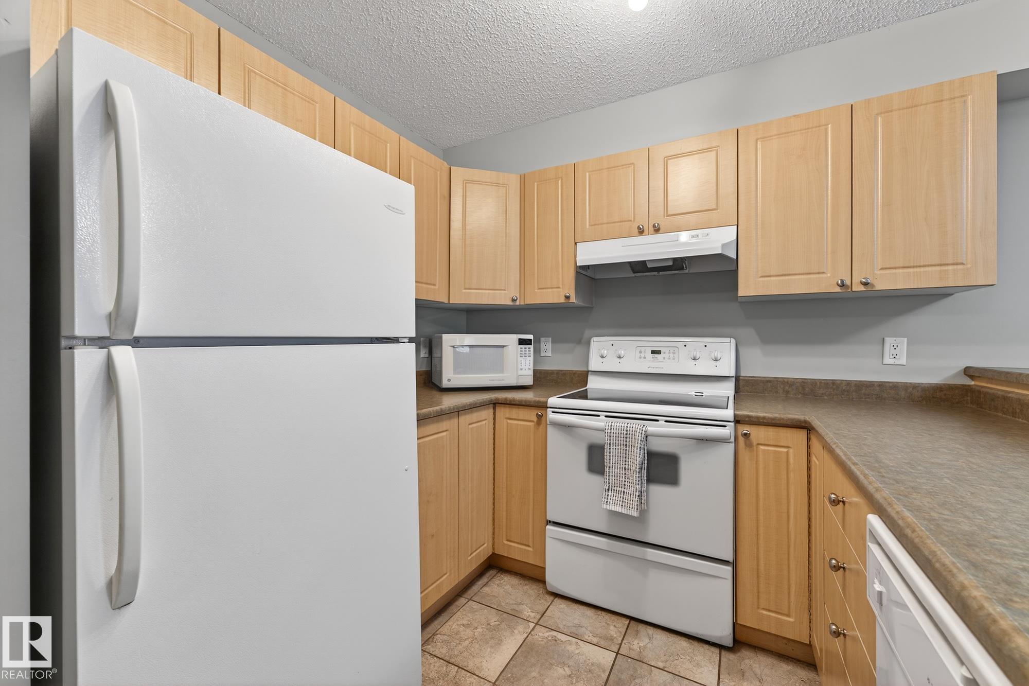 Photo 8 at 108 - 10403 98 Avenue NW, Downtown, Edmonton