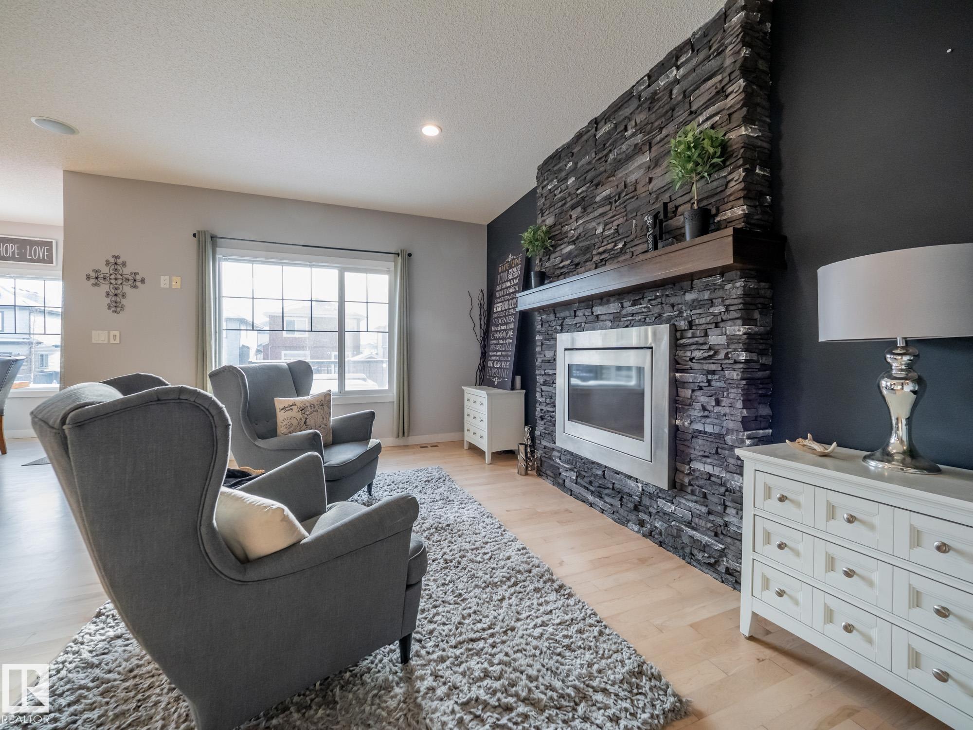 4211 Charles Close SW, Chappelle Area, Edmonton