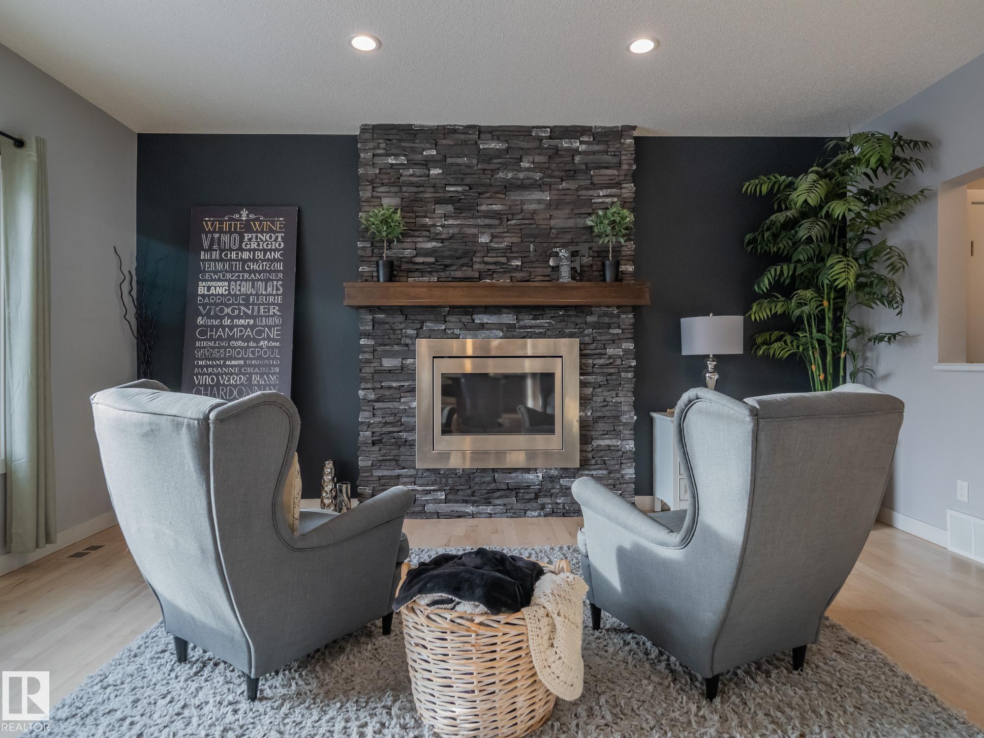 4211 Charles Close SW, Chappelle Area, Edmonton