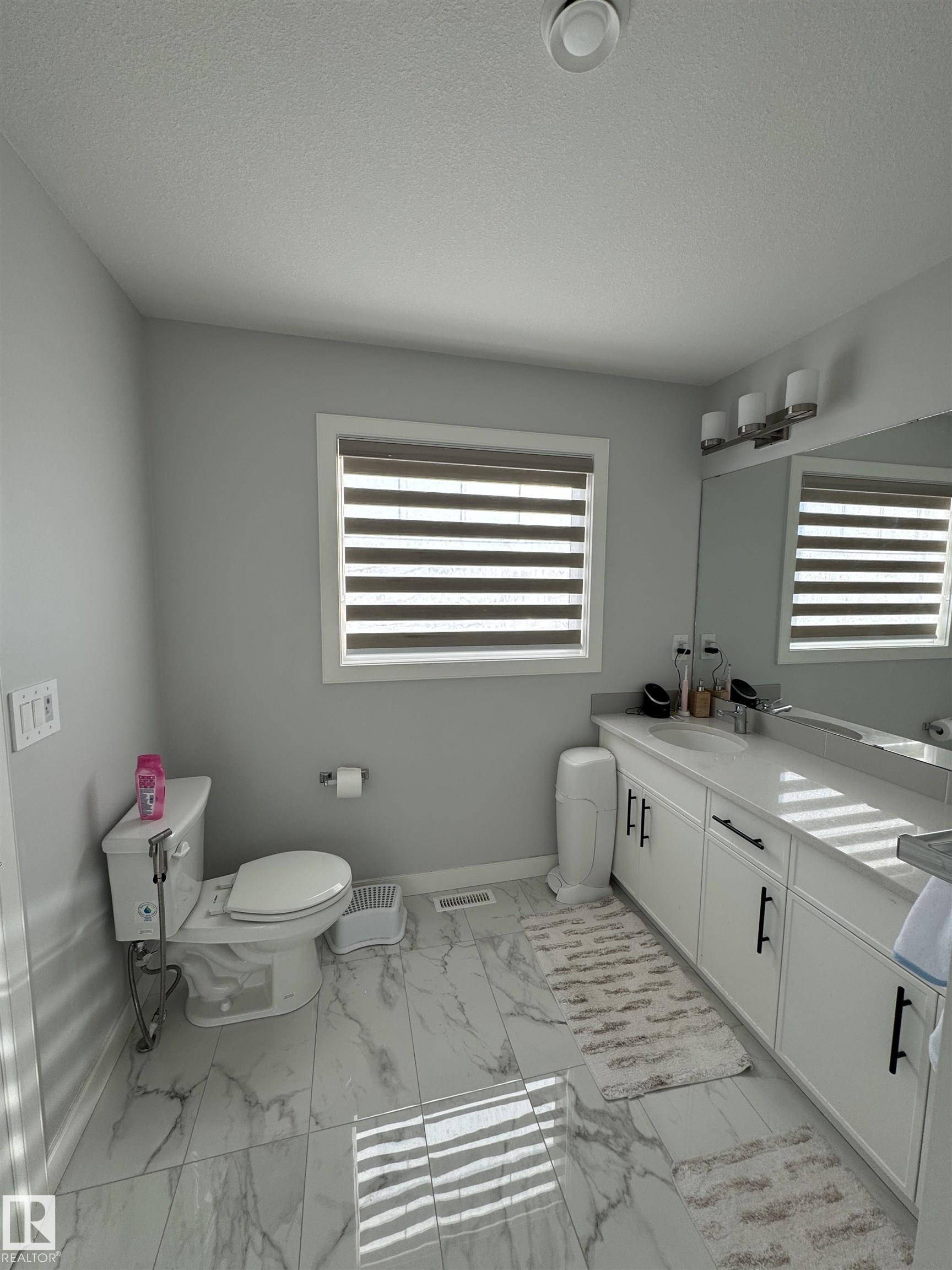 Photo 14 at 858 Northern Harrier Lane NW, Hawks Ridge, Edmonton