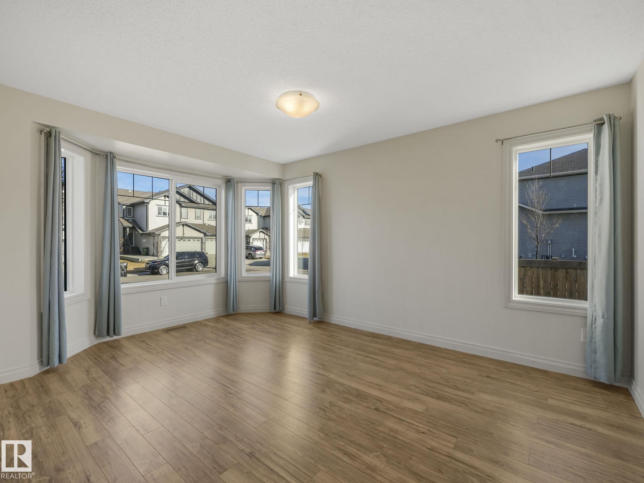 Photo 11 at 3003 16 Avenue NW, Laurel, Edmonton