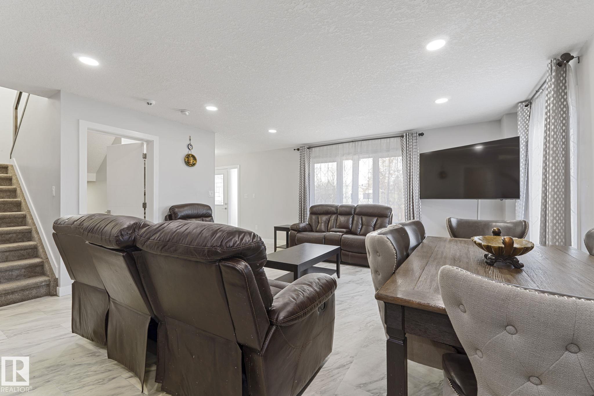 Photo 9 at 8955 150 Street NW, Jasper Park, Edmonton