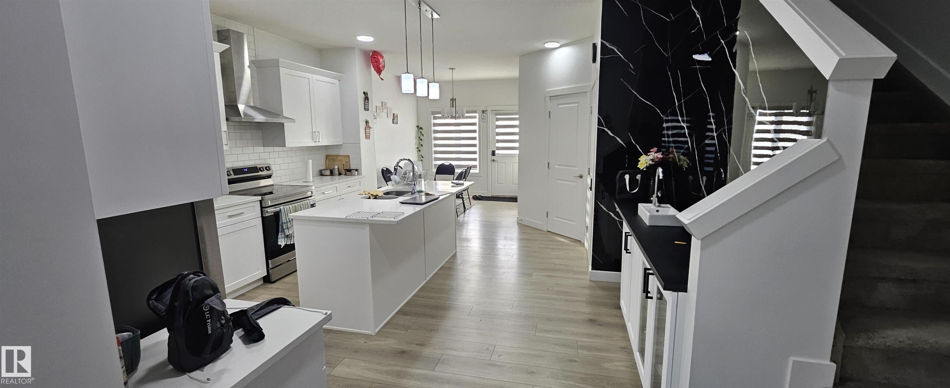 Photo 3 at 432 29 Street SW, Alces, Edmonton