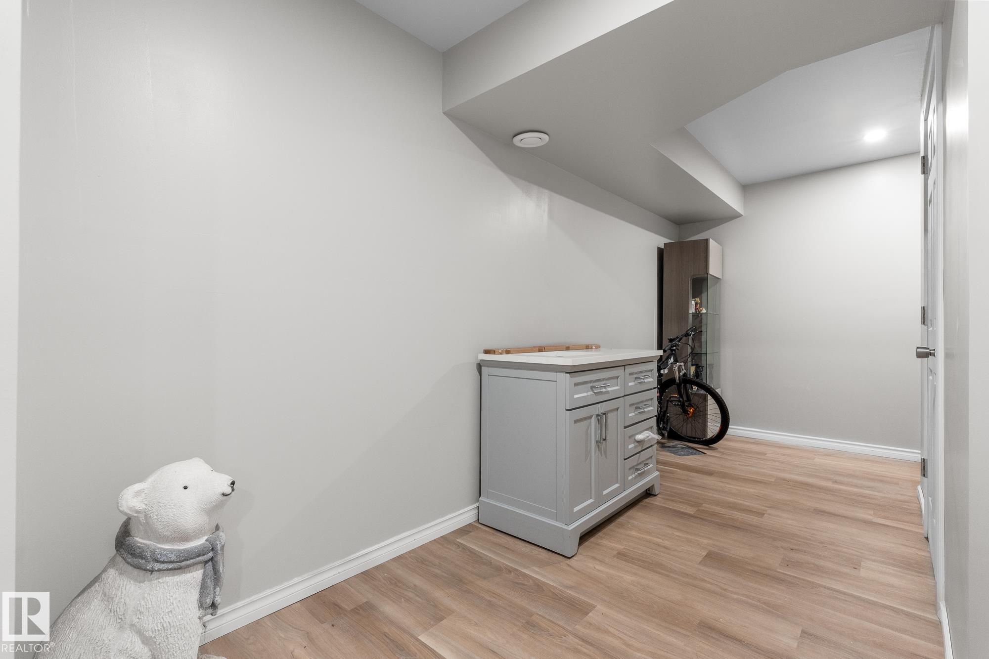 Photo 35 at 13148 151 Avenue NW, Cumberland, Edmonton