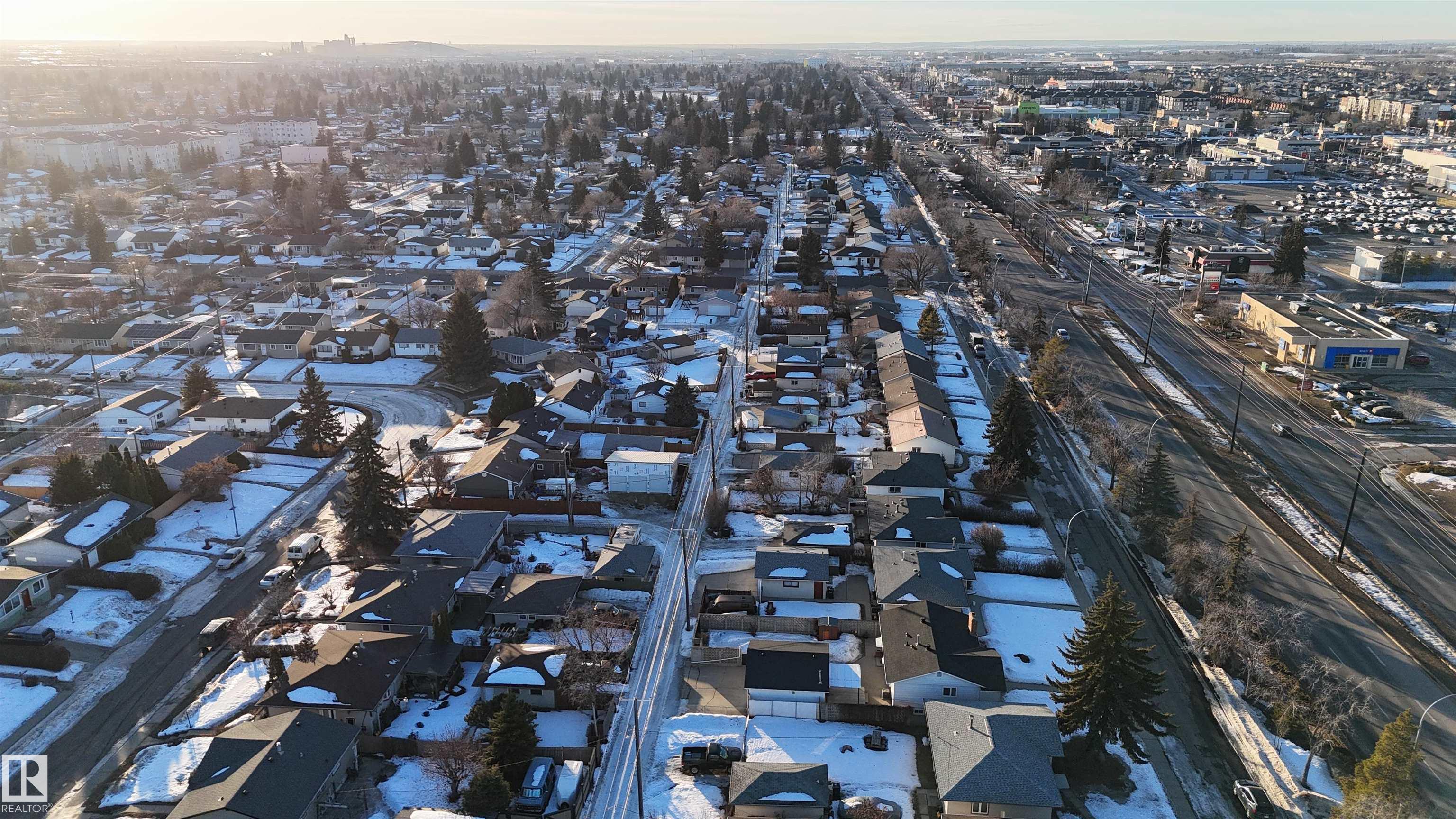 Photo 39 at 12111 137 Avenue NW, Kensington, Edmonton