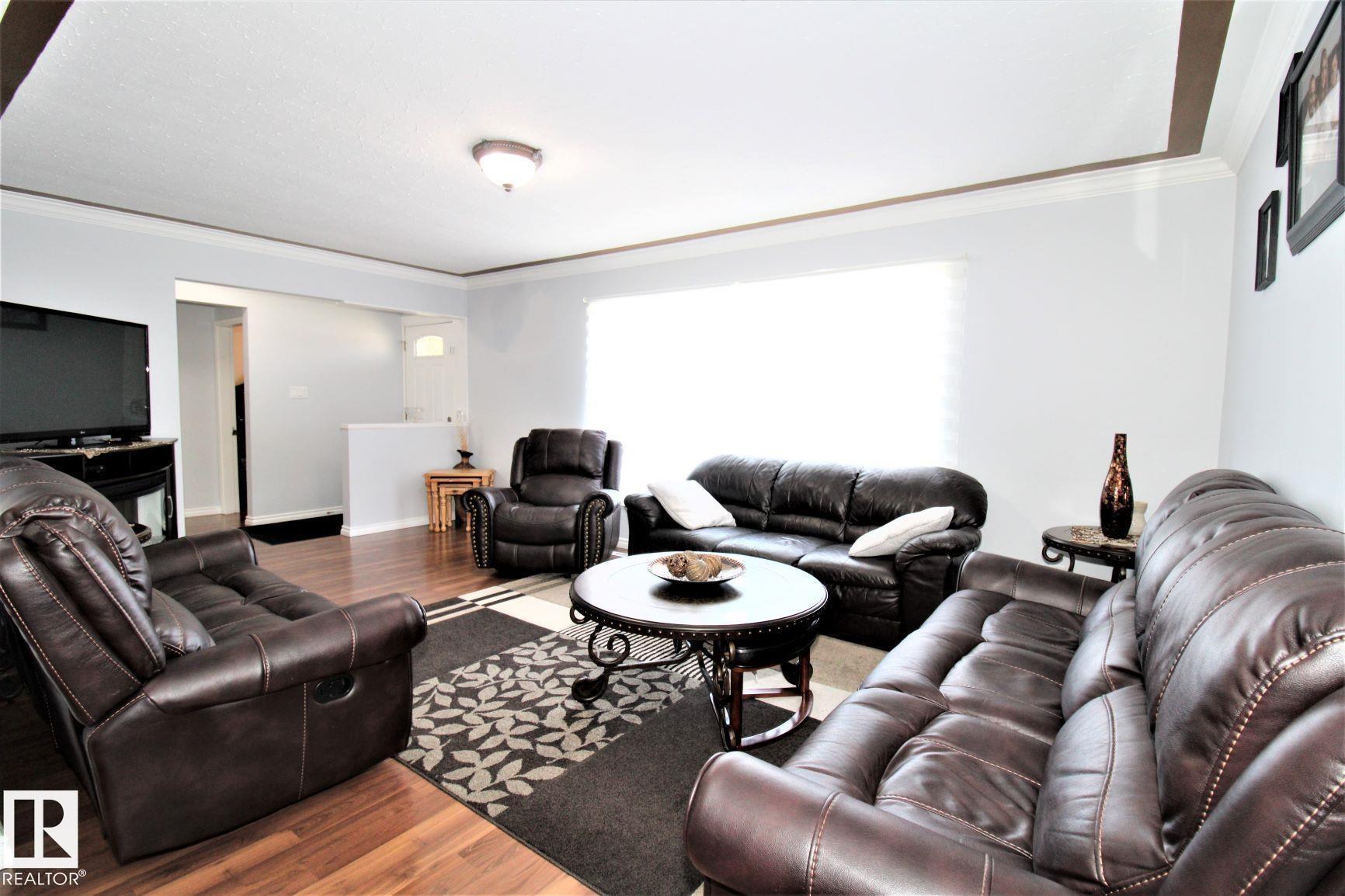 Photo 8 at 12111 137 Avenue NW, Kensington, Edmonton