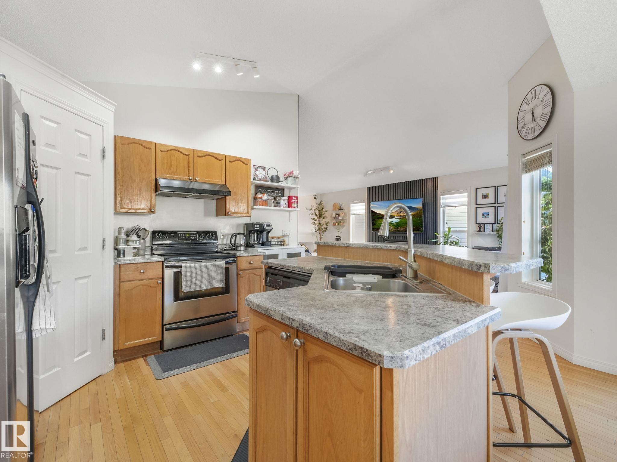 Photo 22 at 3239 21 Street NW, Silver Berry, Edmonton