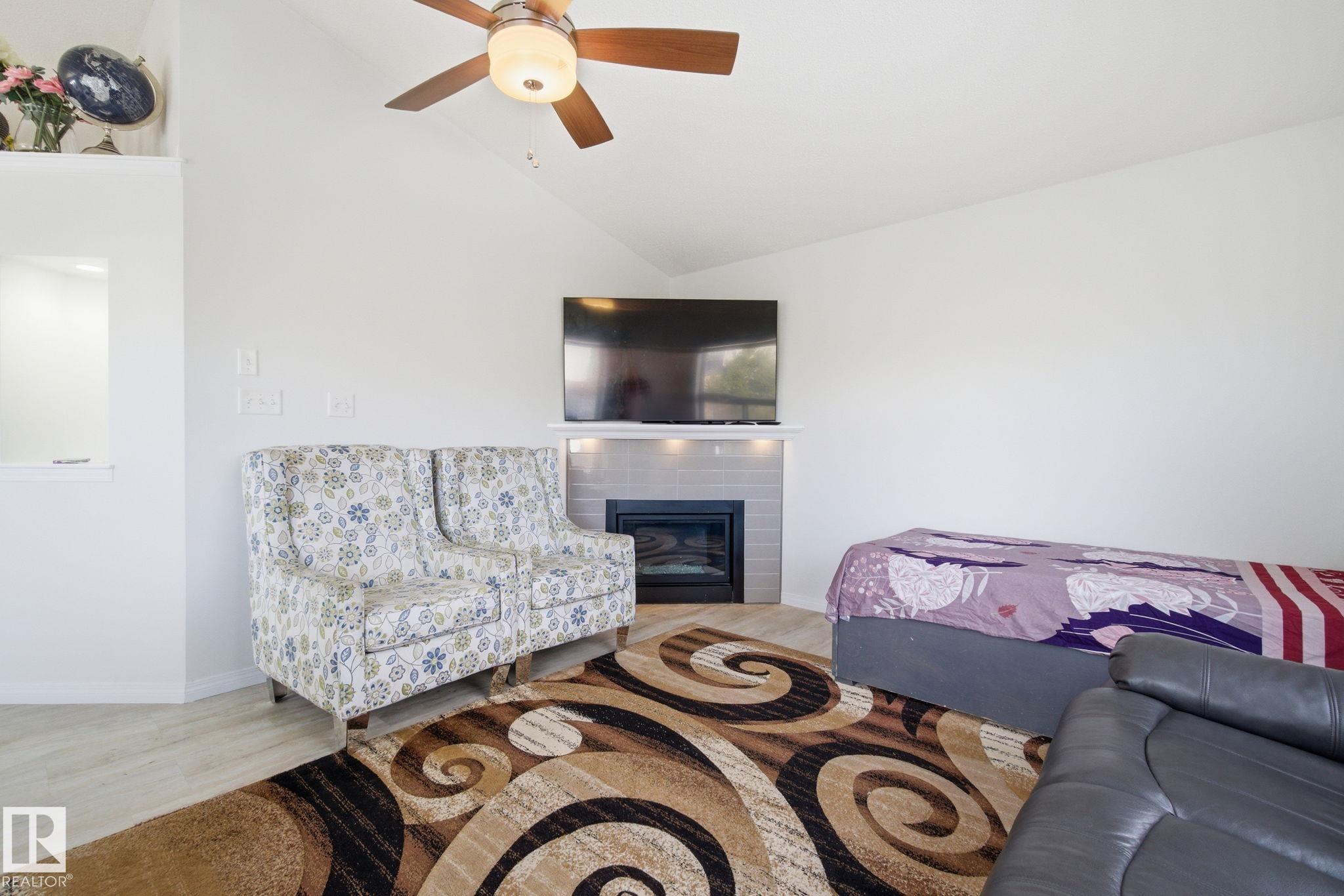 Photo 14 at 3248 22 Street NW, Silver Berry, Edmonton