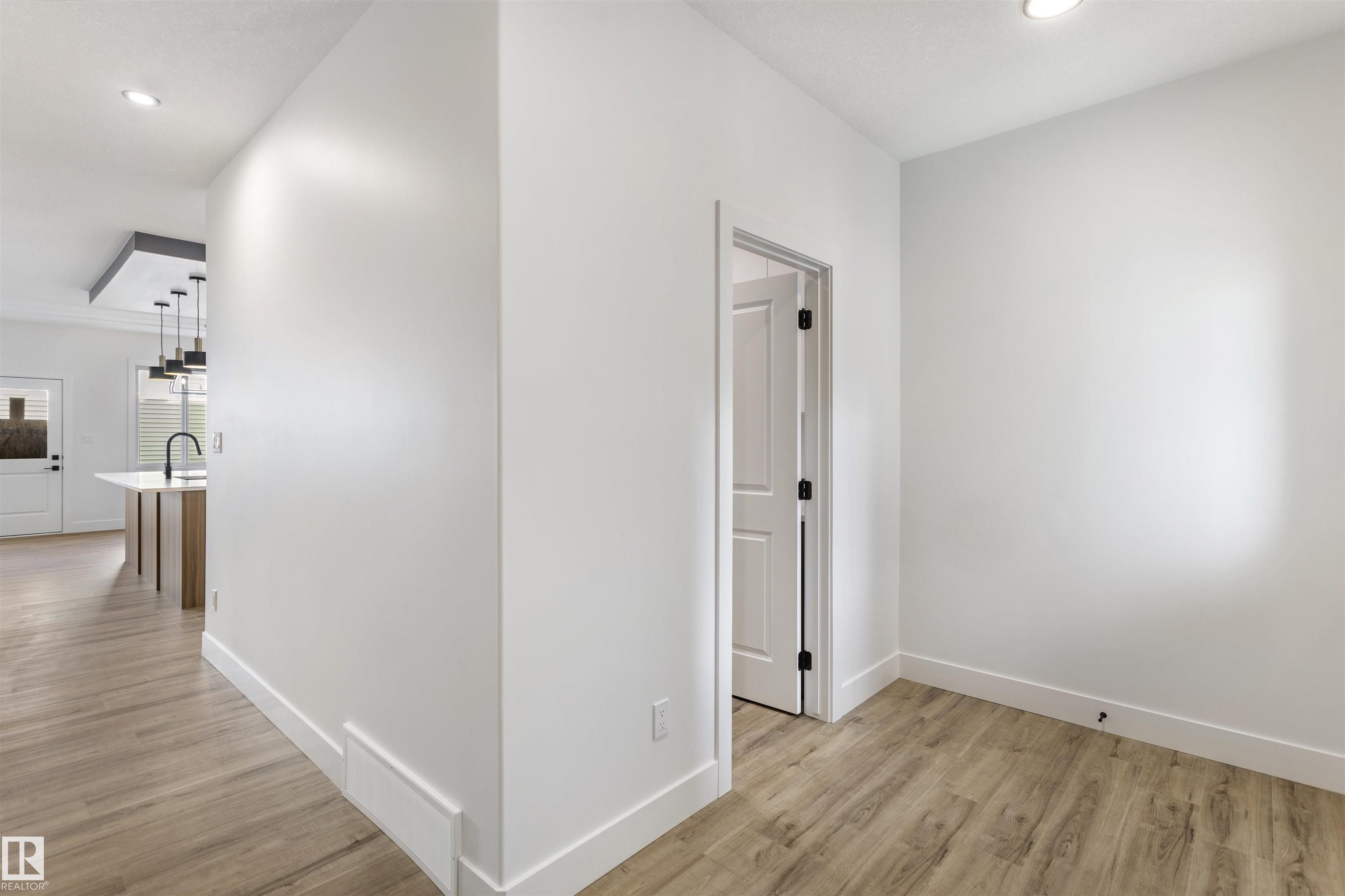 Photo 8 at 58 Meadowgrove Landing, McLaughlin, Spruce Grove