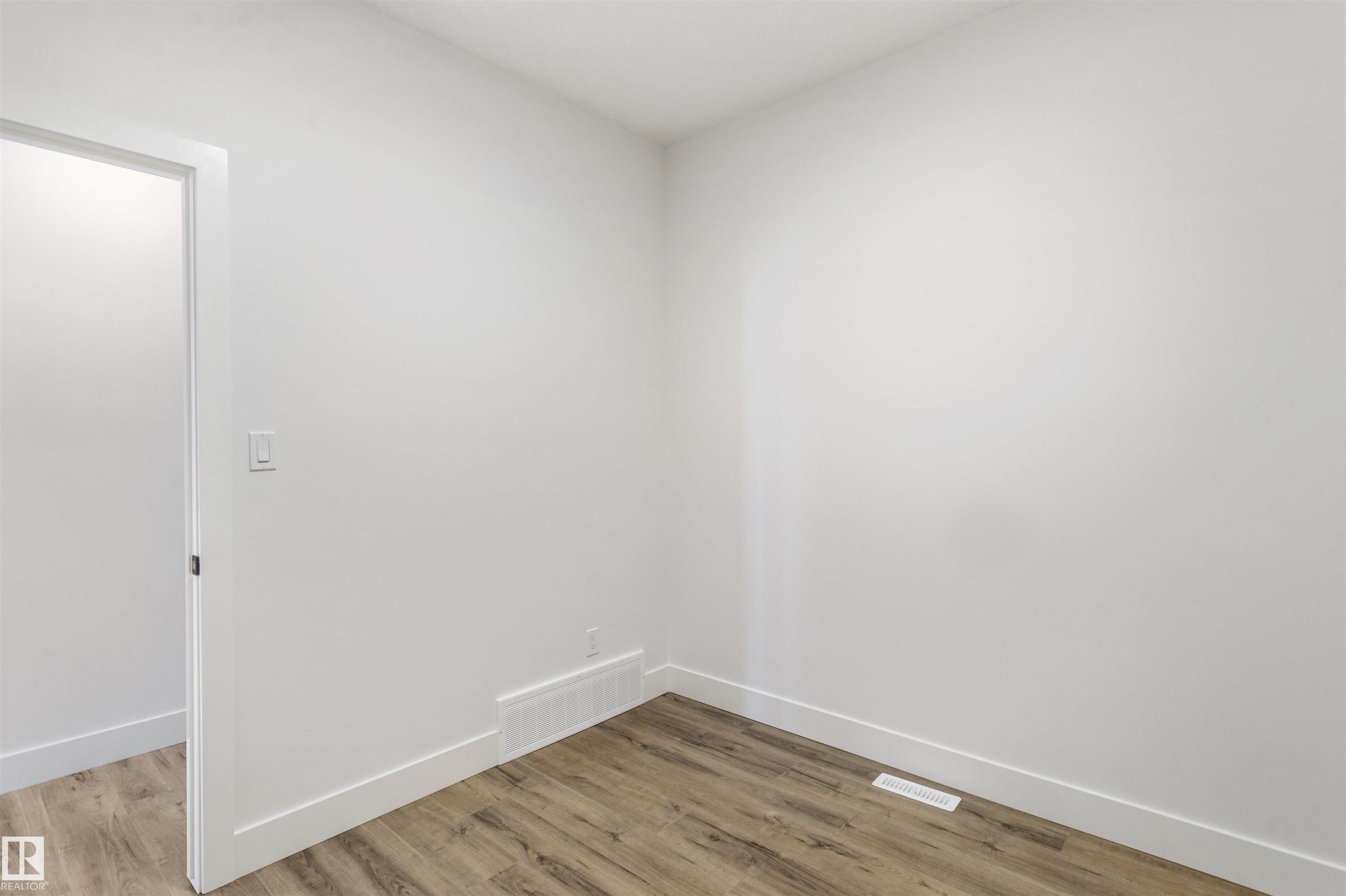 Photo 9 at 58 Meadowgrove Landing, McLaughlin, Spruce Grove