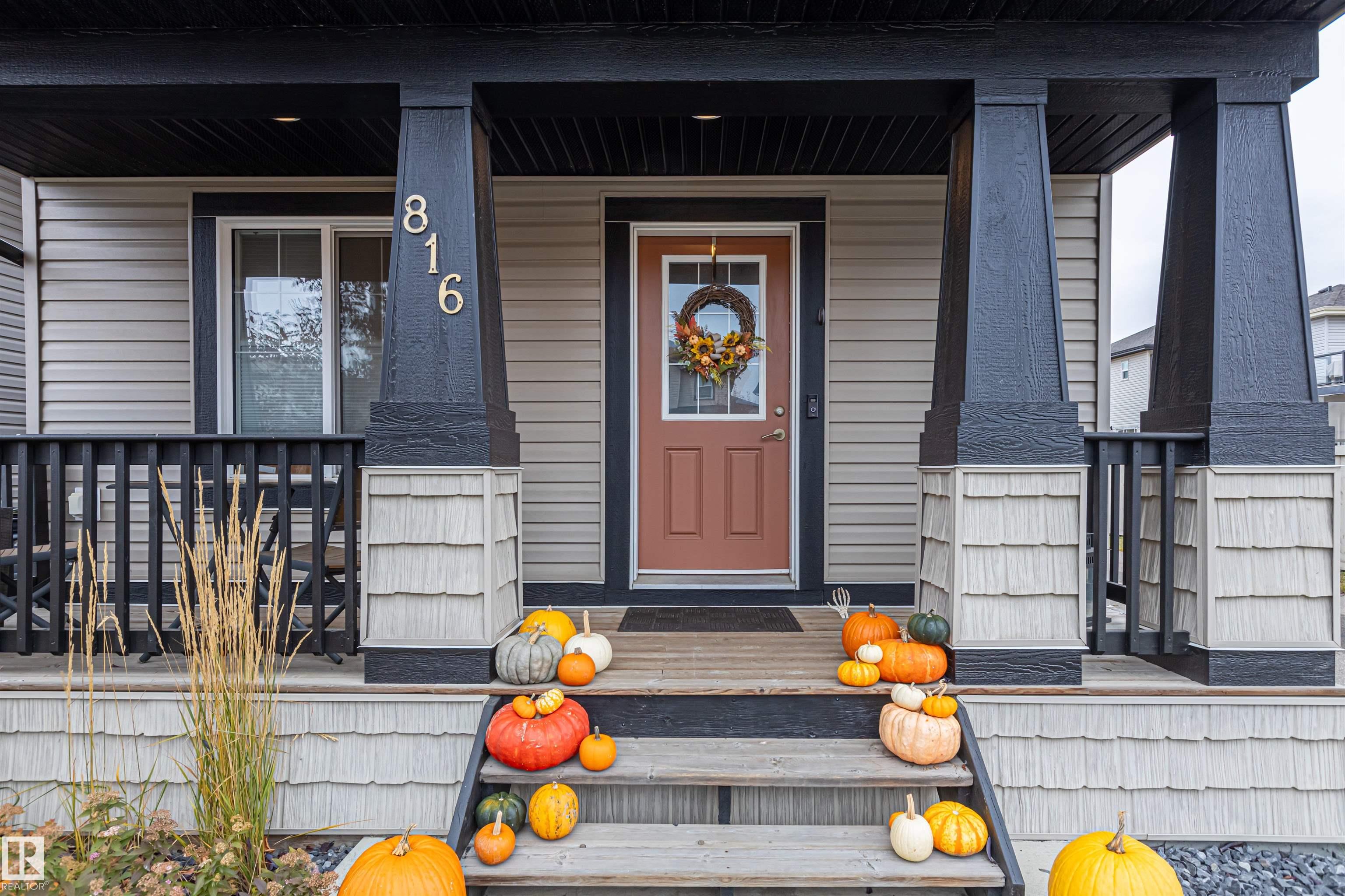 816 35 Avenue NW, Maple Crest, Edmonton